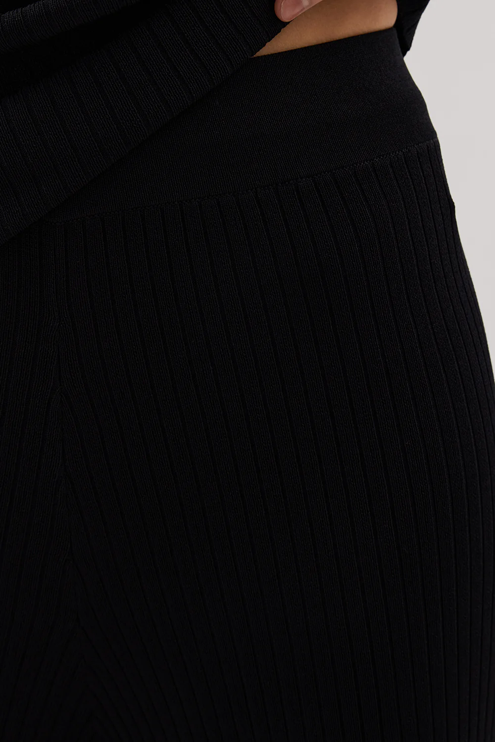 JOY BLACK KNIT PANT - Image 5