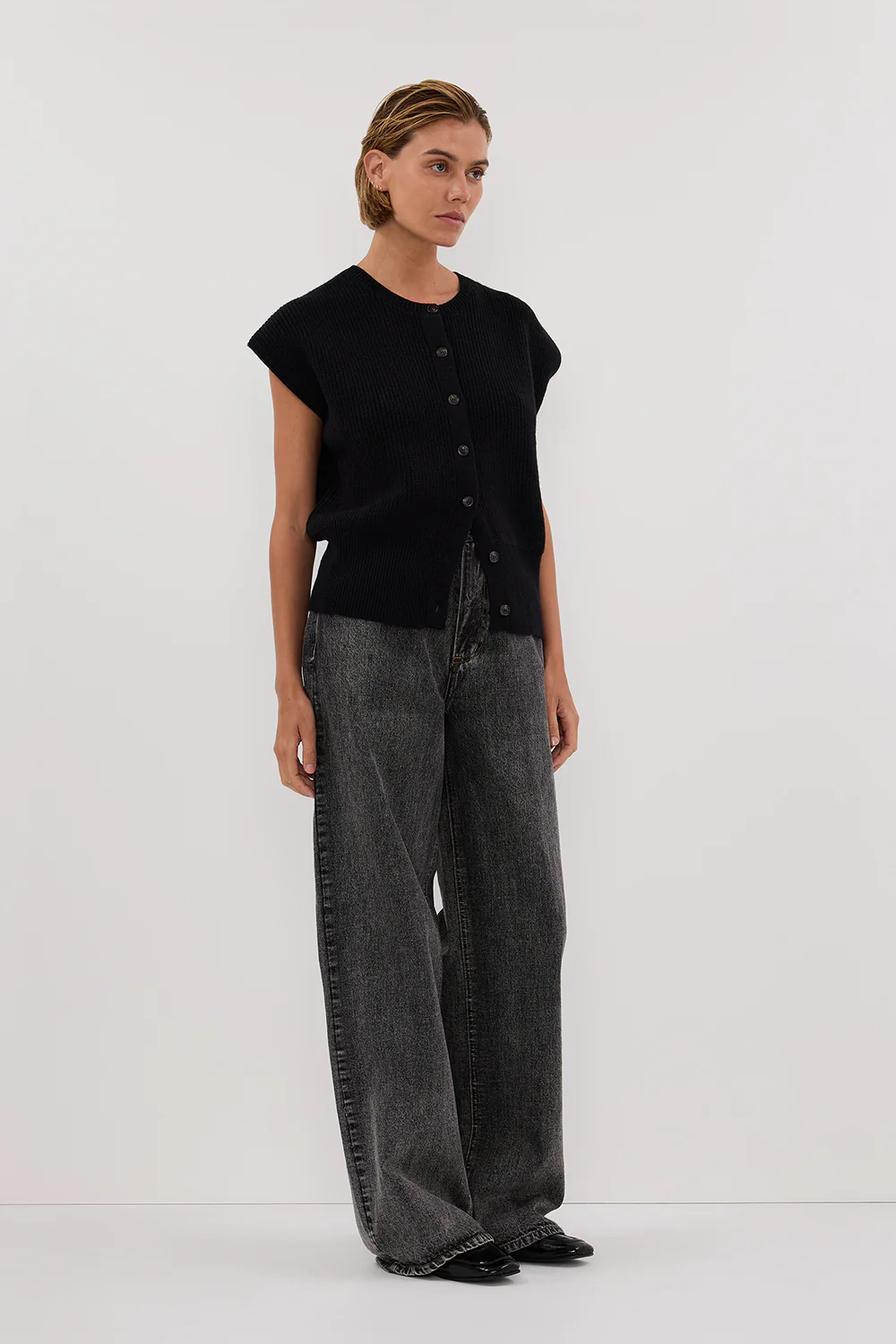 KATE BLACK KNIT VEST - Image 3