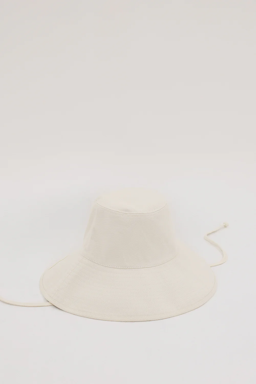 LACK OF COLOR THE HOLIDAY COCONUT BUCKET HAT
