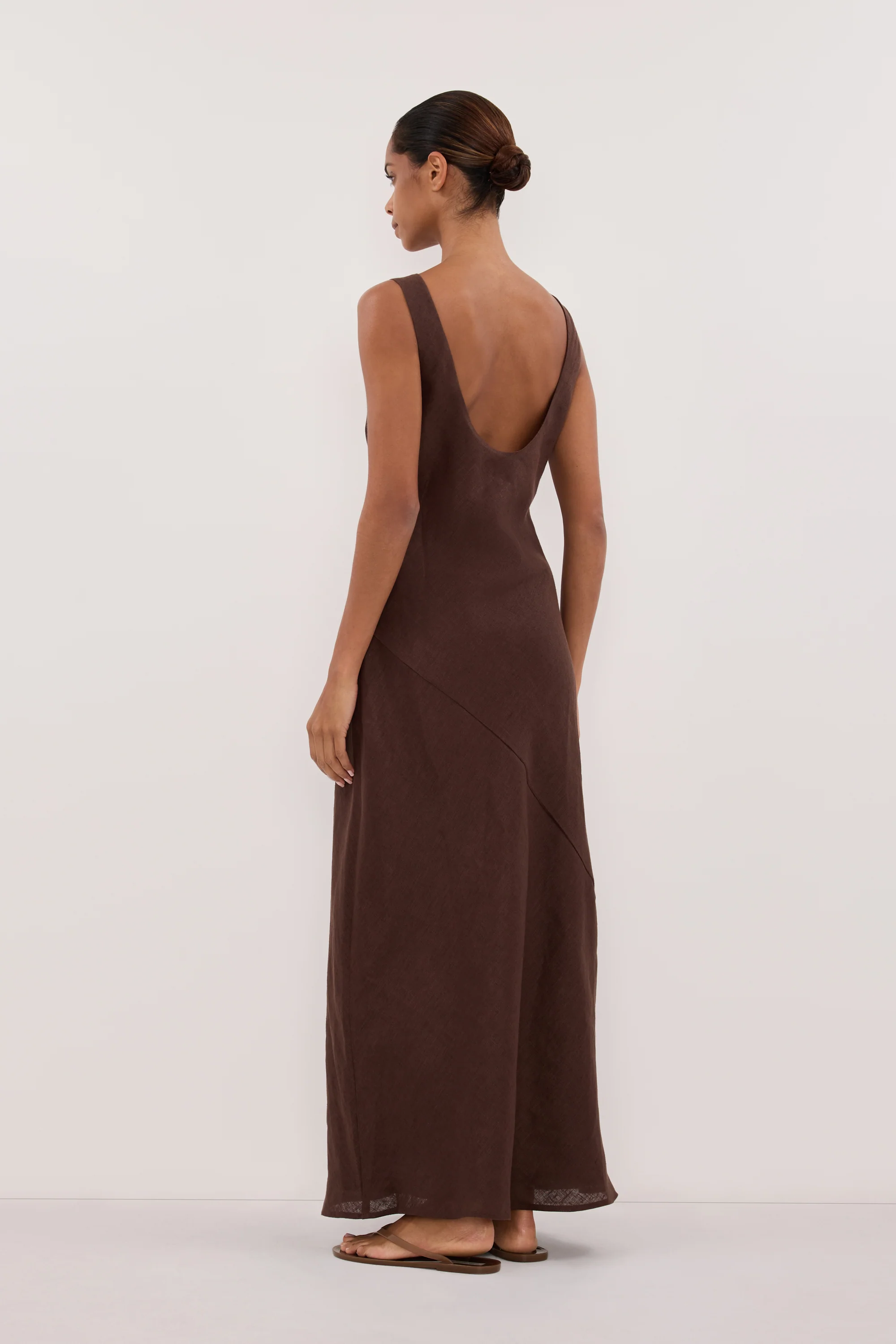 LACY COCOA SLEEVELESS LINEN MIDI DRESS - Image 3