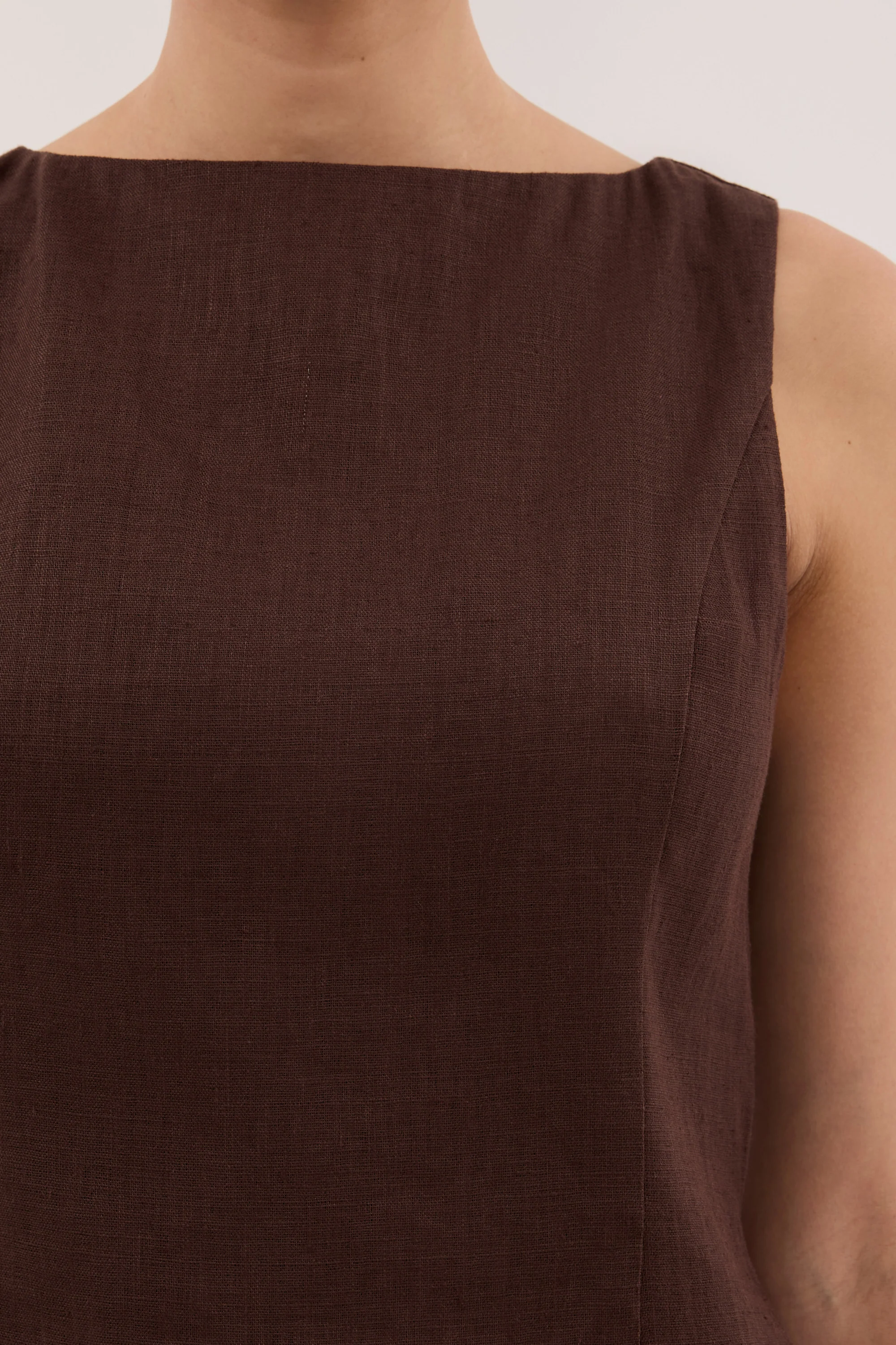 LACY COCOA SLEEVELESS LINEN MINI DRESS - Image 5