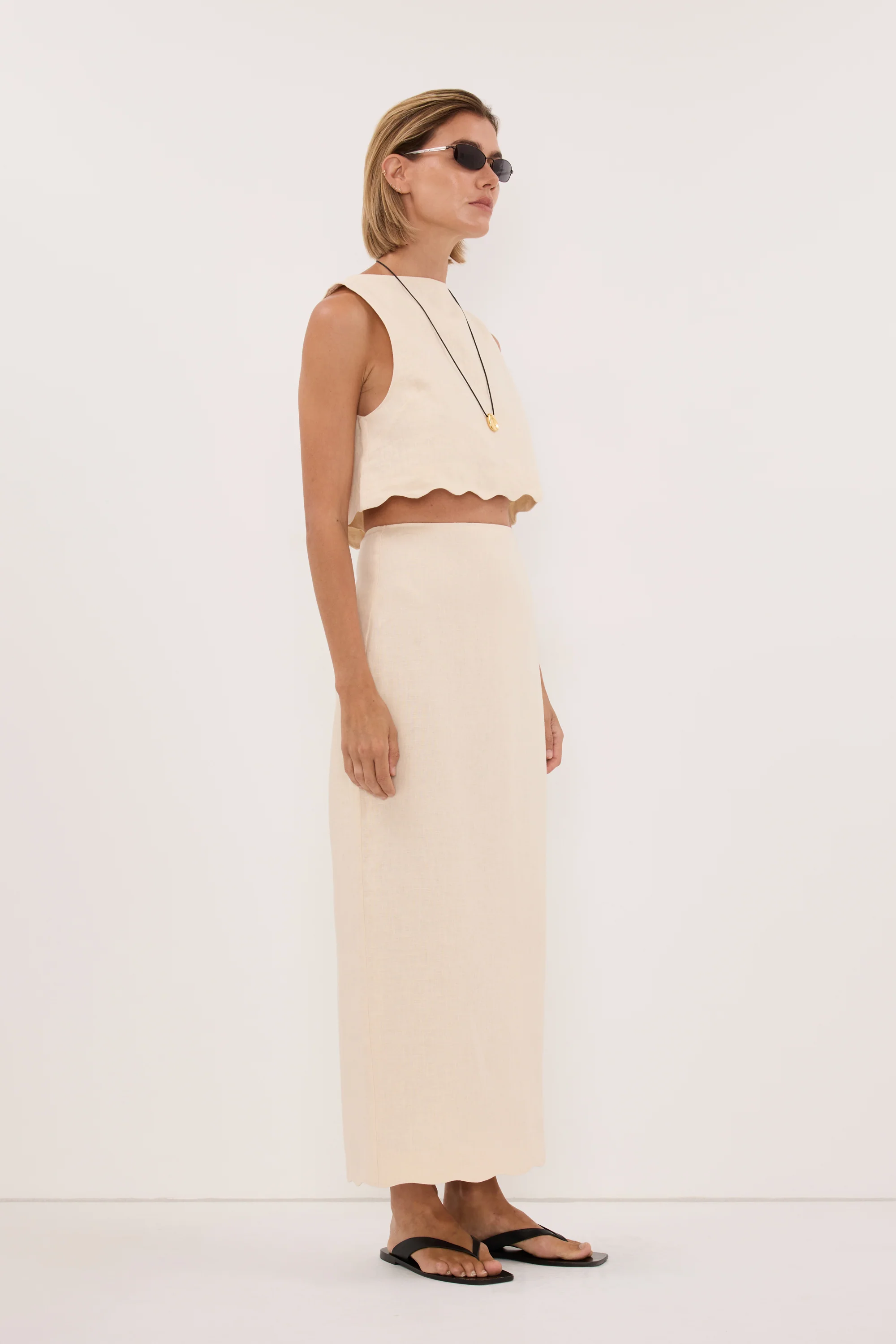 LELA SANDSTONE LINEN CROP TOP - Image 3