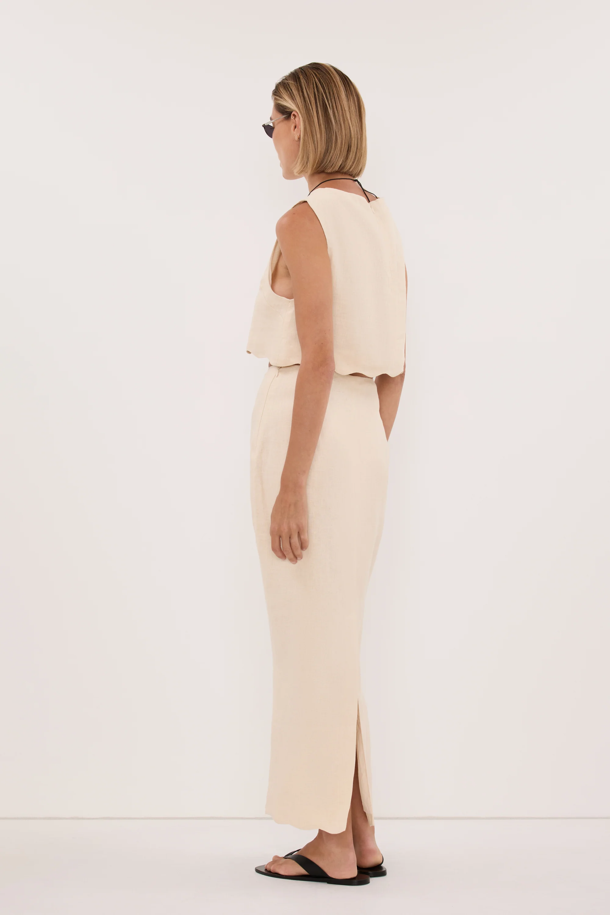 LELA SANDSTONE LINEN CROP TOP - Image 4