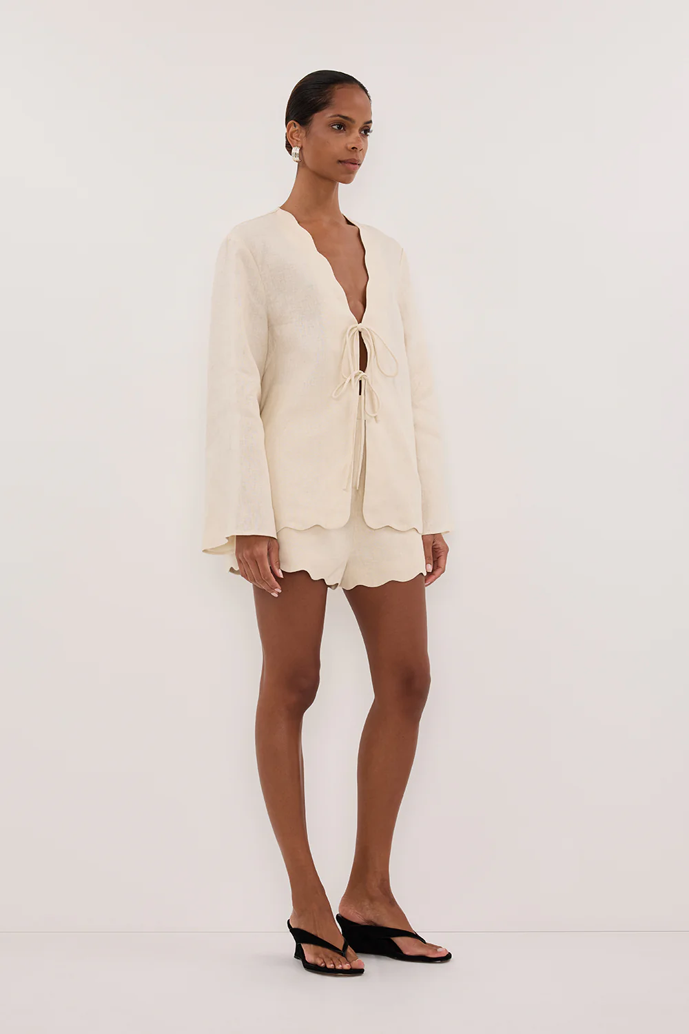 LELA SANDSTONE LINEN SHORT - Image 4