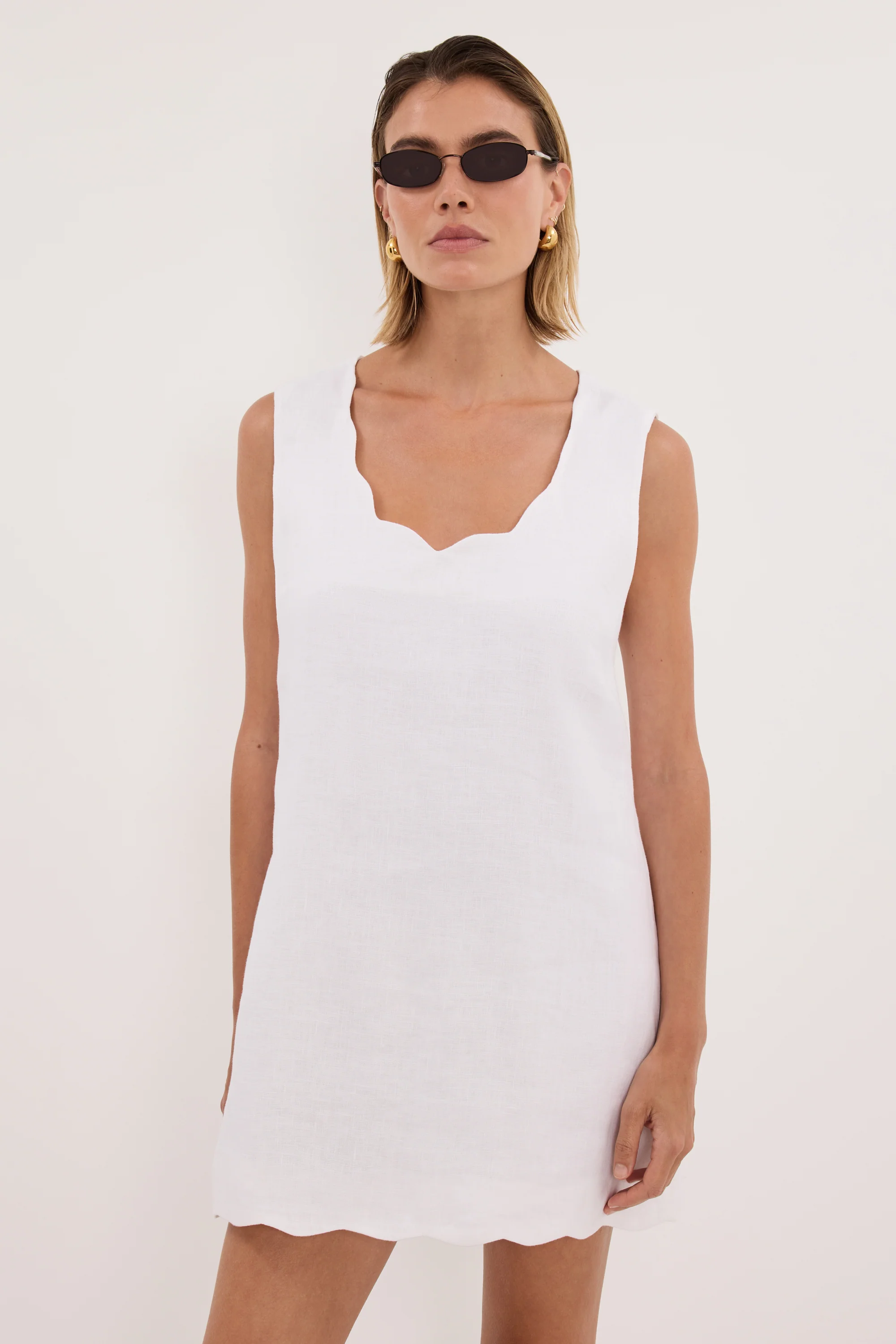 LELA WHITE SLEEVELESS LINEN MINI DRESS - Image 2