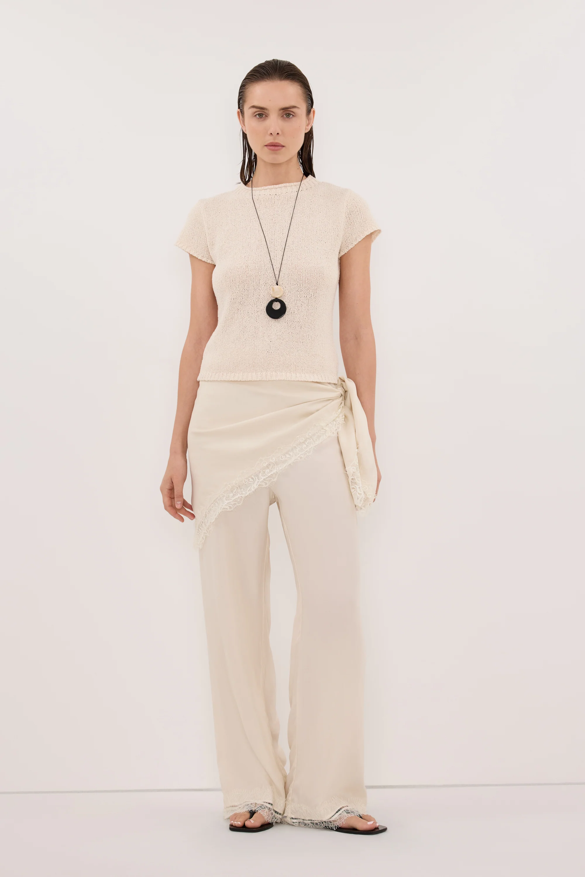 LEO SANDSTONE KNIT TOP