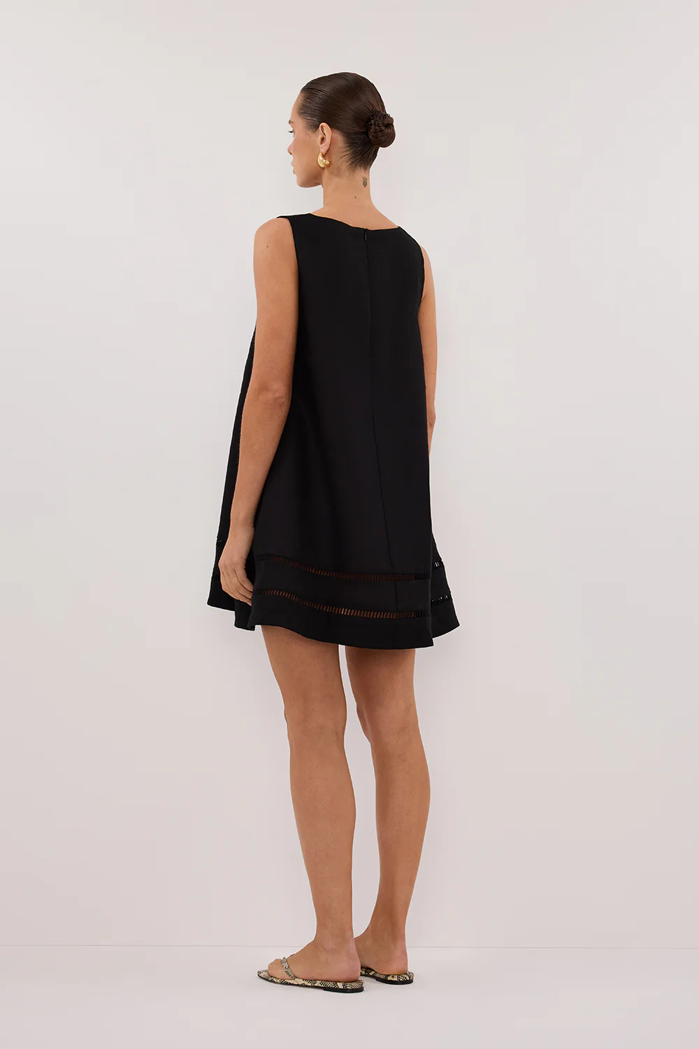 LINDSAY BLACK LINEN MINI DRESS - Image 4