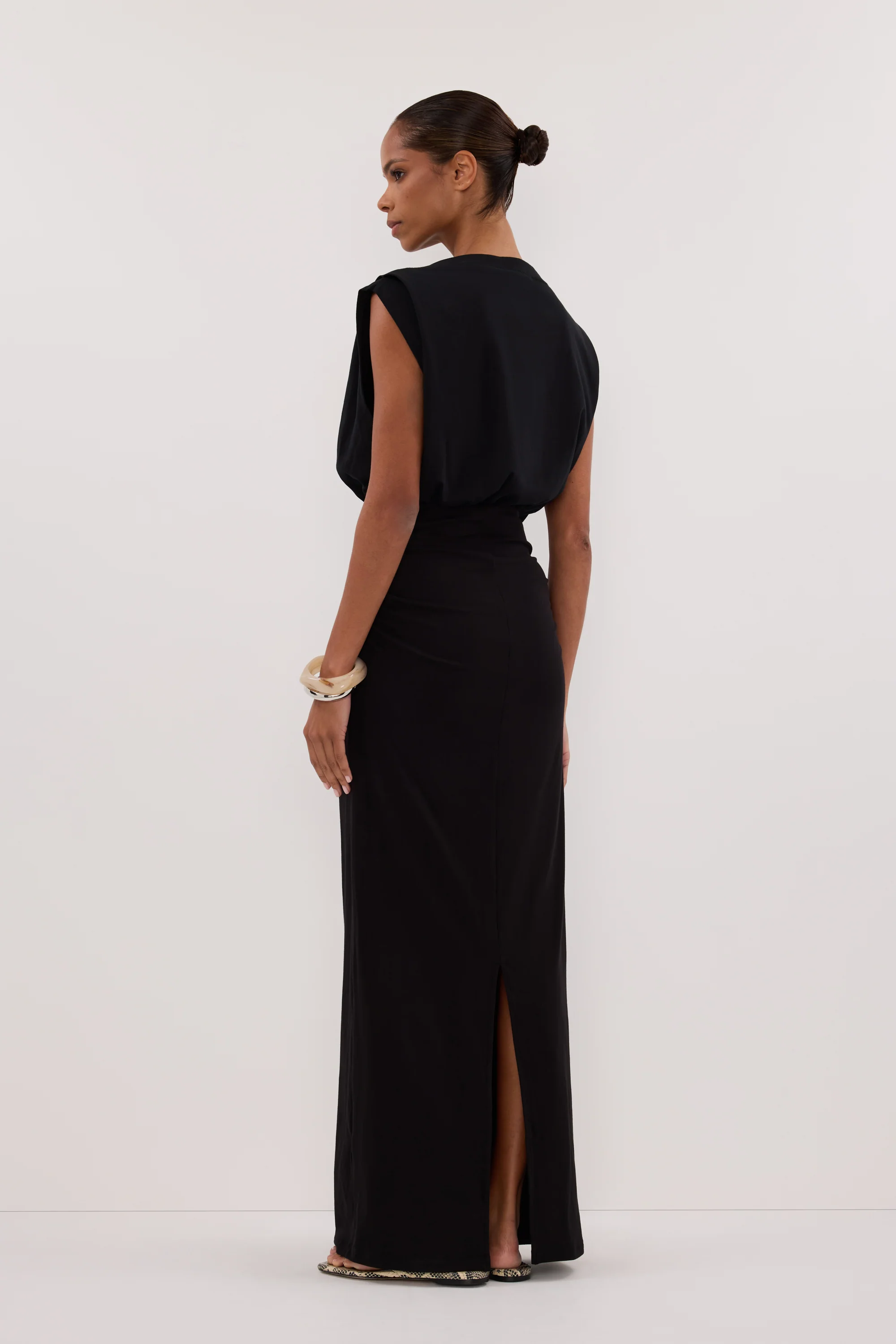 LIORA BLACK SLEEVELESS MAXI DRESS - Image 3