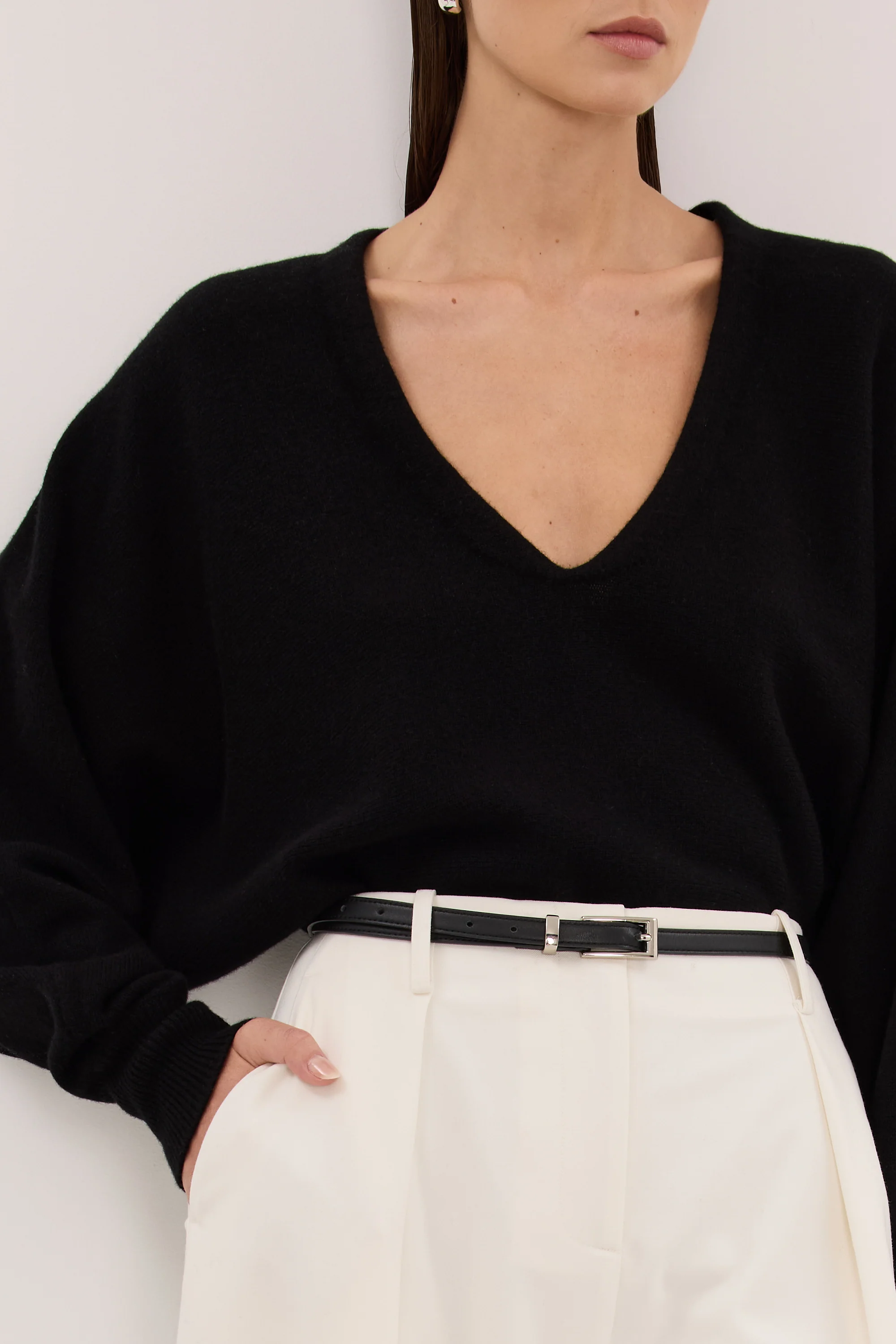 LUMI BLACK V NECK MERINO KNIT JUMPER - Image 4