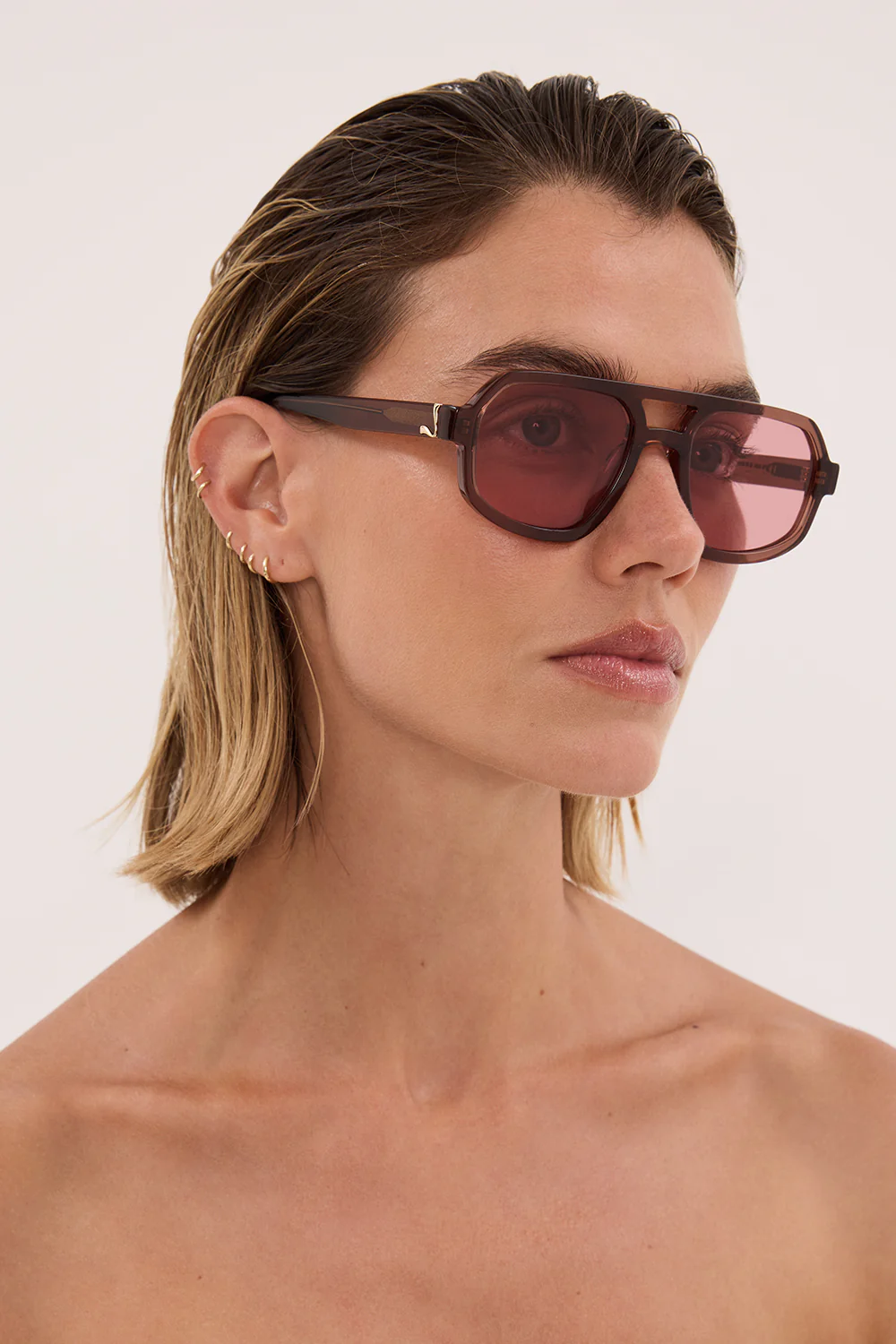 LUV LOU THE BANKS BURGUNDY SUNGLASSES - Image 4