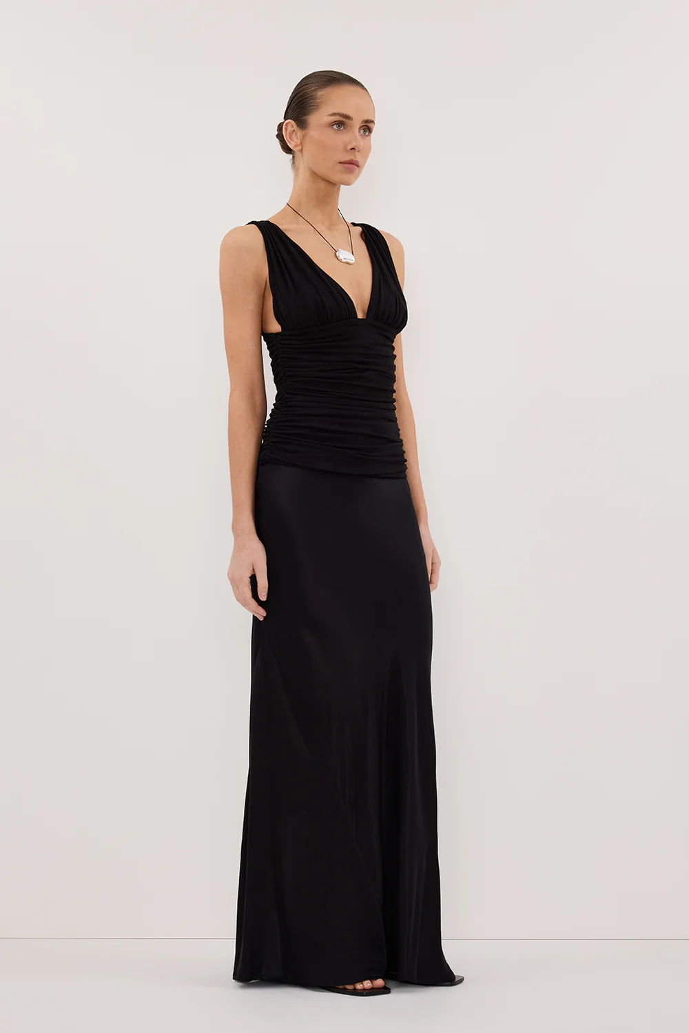 MAGNOLIA BLACK SLEEVELESS RUCHED TOP - Image 3