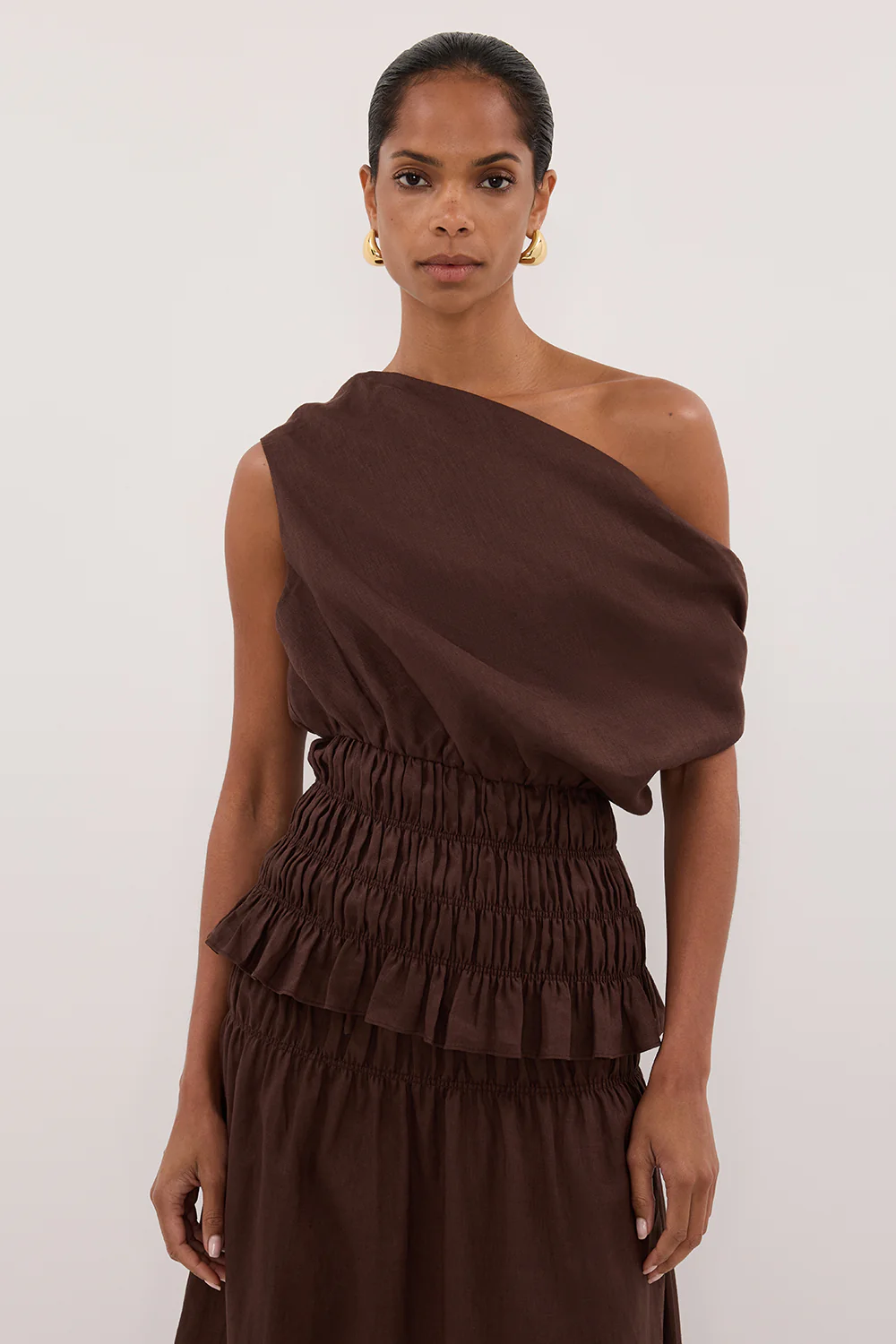MAIA COCOA SLEEVELESS LINEN SHIRRED TOP - Image 2