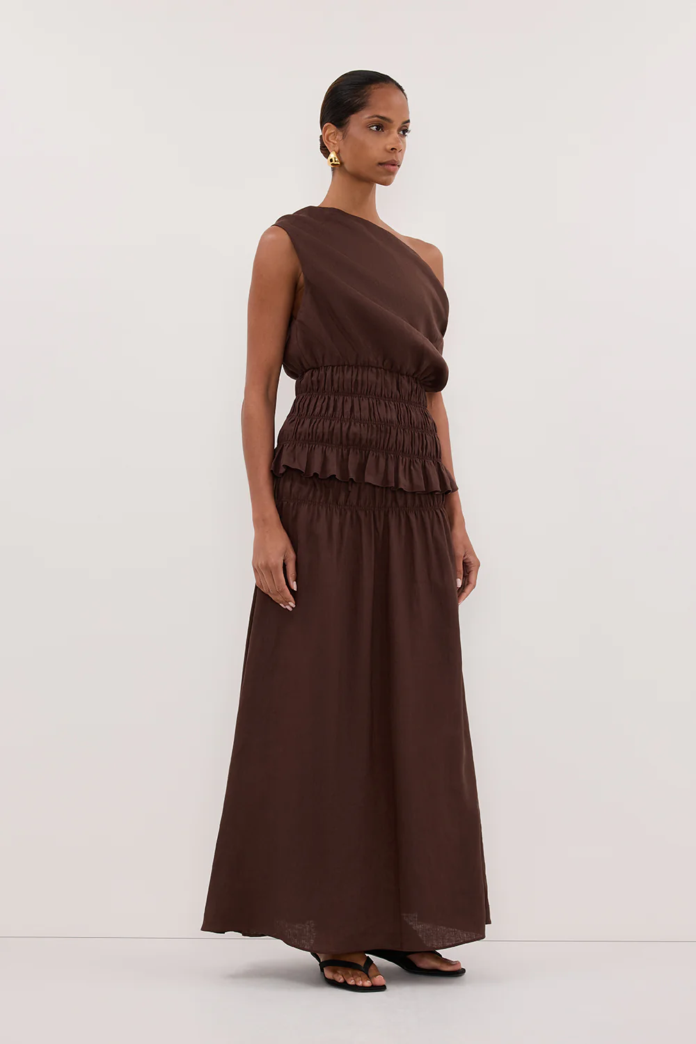 MAIA COCOA SLEEVELESS LINEN SHIRRED TOP - Image 3