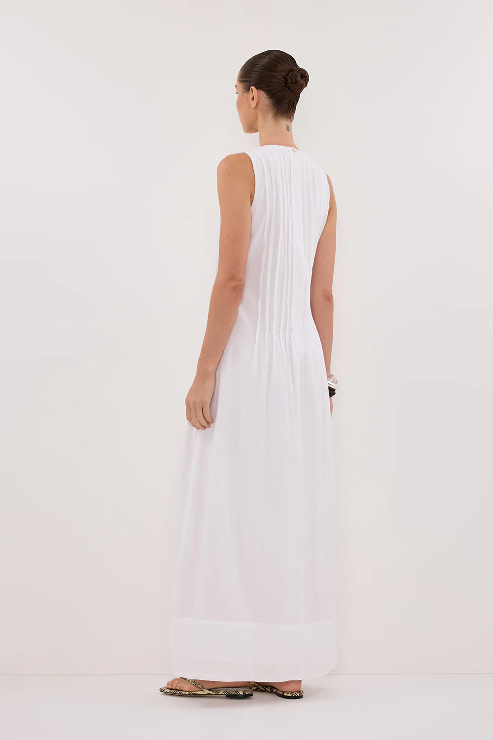 MILO WHITE LINEN BLEND MIDI DRESS - Image 4