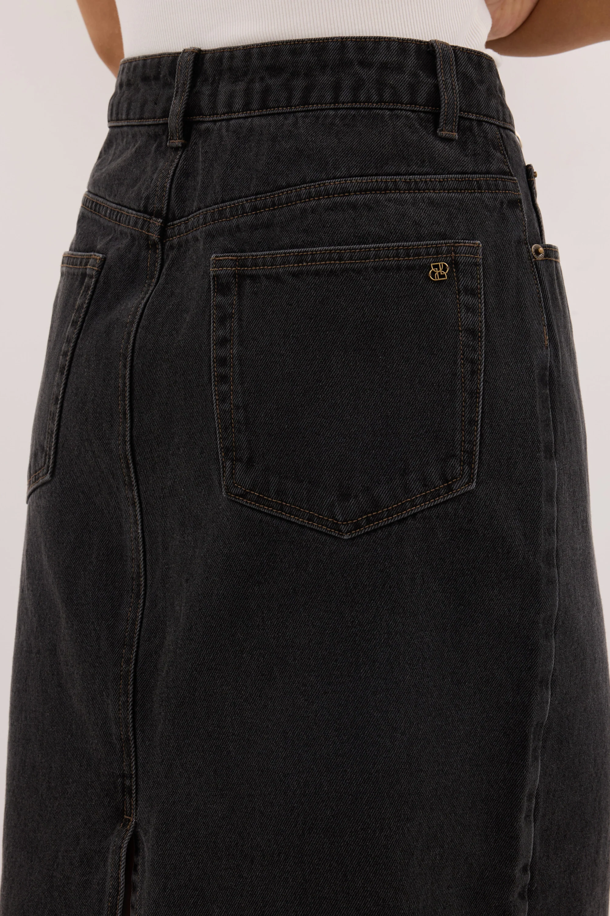 MONROE BLACK RINSE DENIM MIDI SKIRT - Image 5