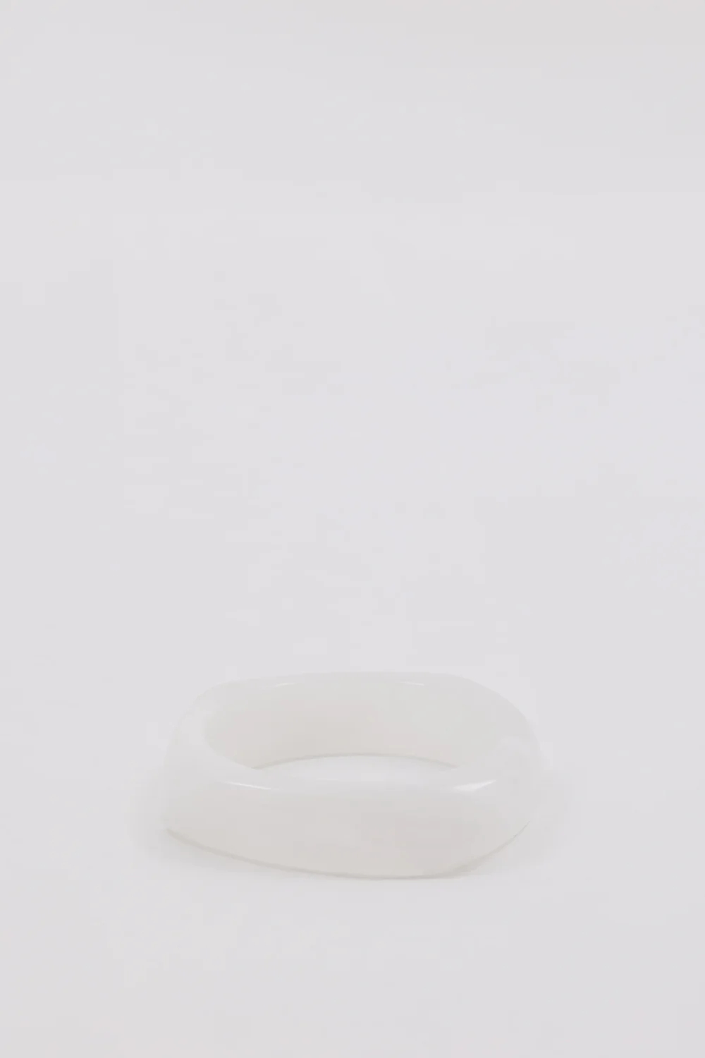 NOAH THE LABEL WHITE RESIN BANGLE