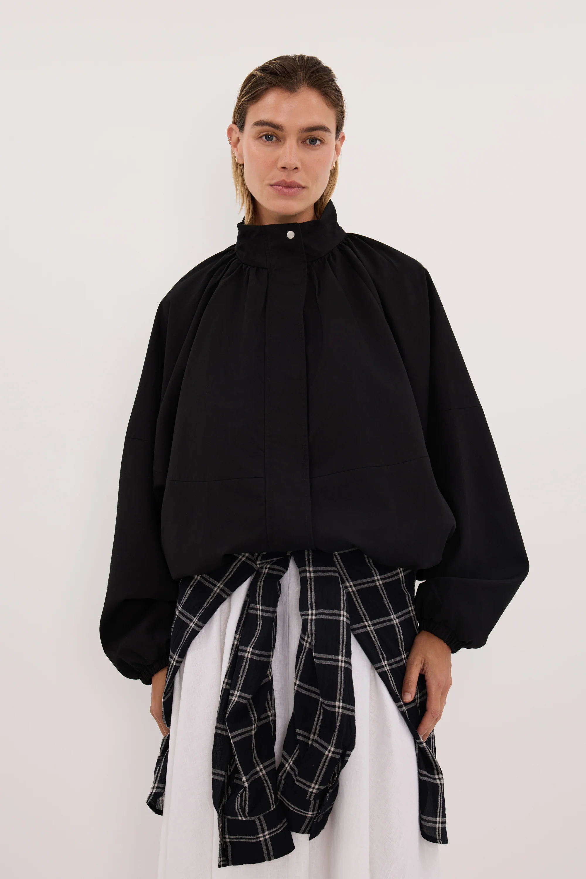 OAKLEE BLACK BATWING LIGHTWEIGHT JACKET - Image 2