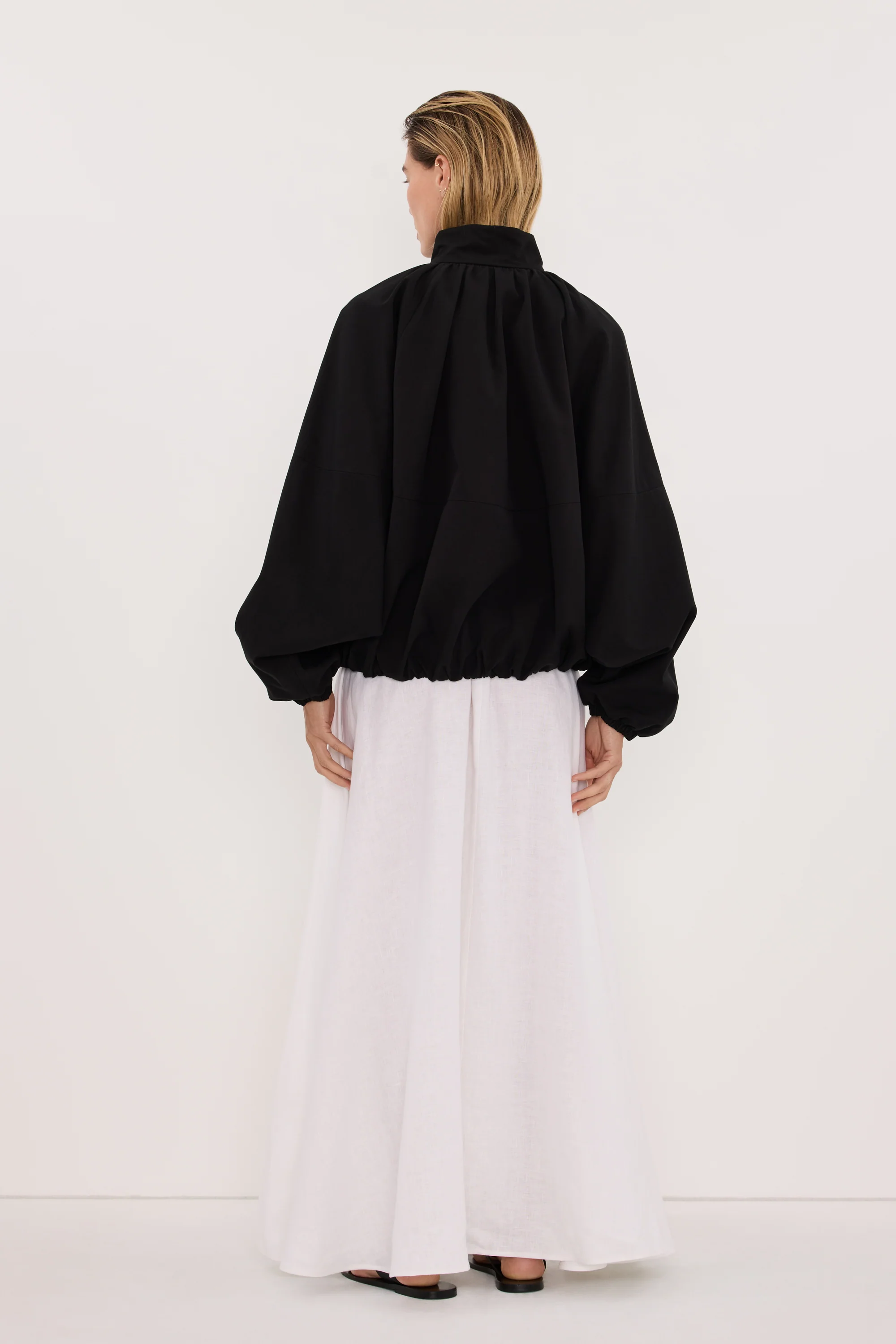 OAKLEE BLACK BATWING LIGHTWEIGHT JACKET - Image 4
