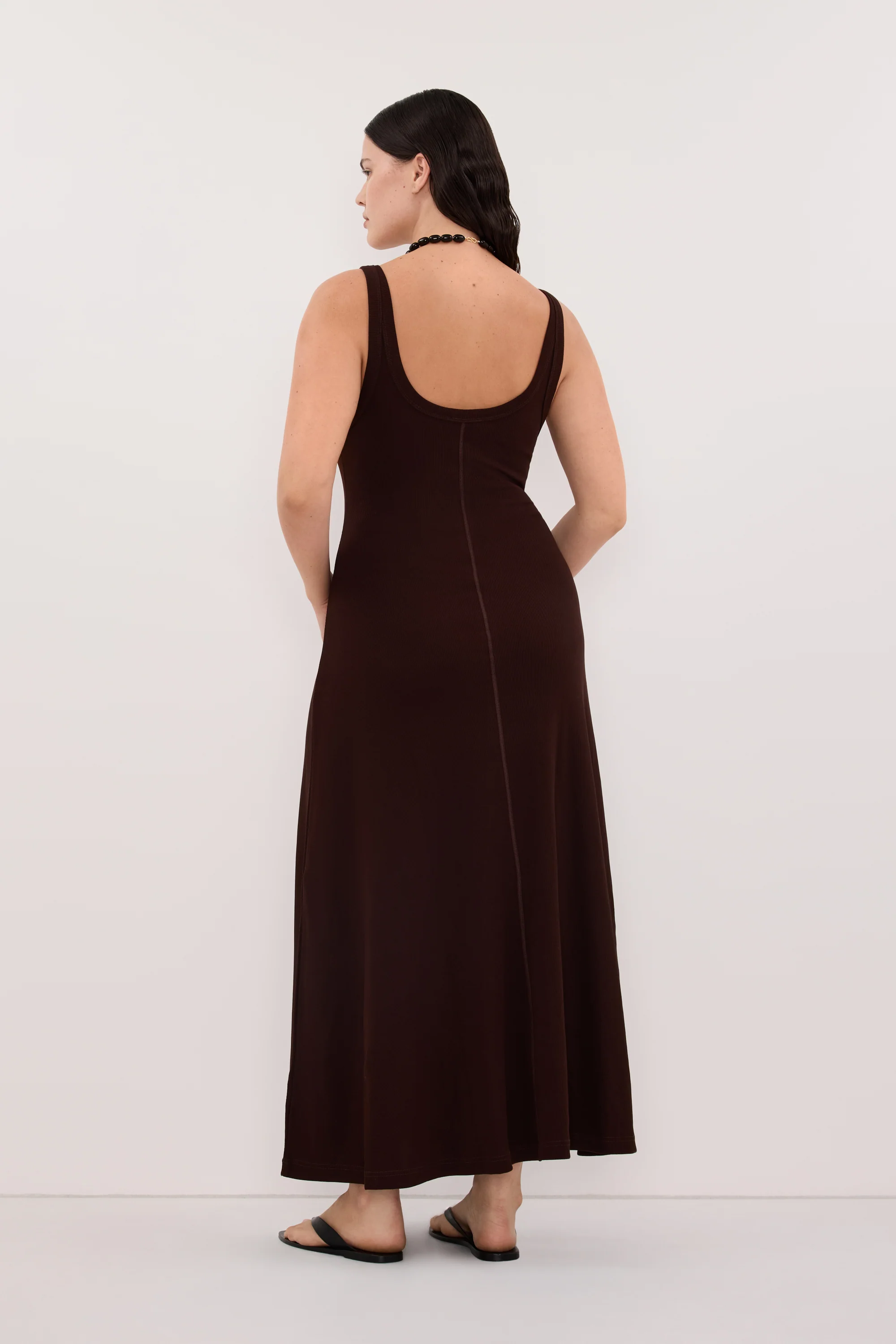 PHOEBE BURNT CHOC SLEEVELESS SCOOP NECK MIDI DRESS - Image 6