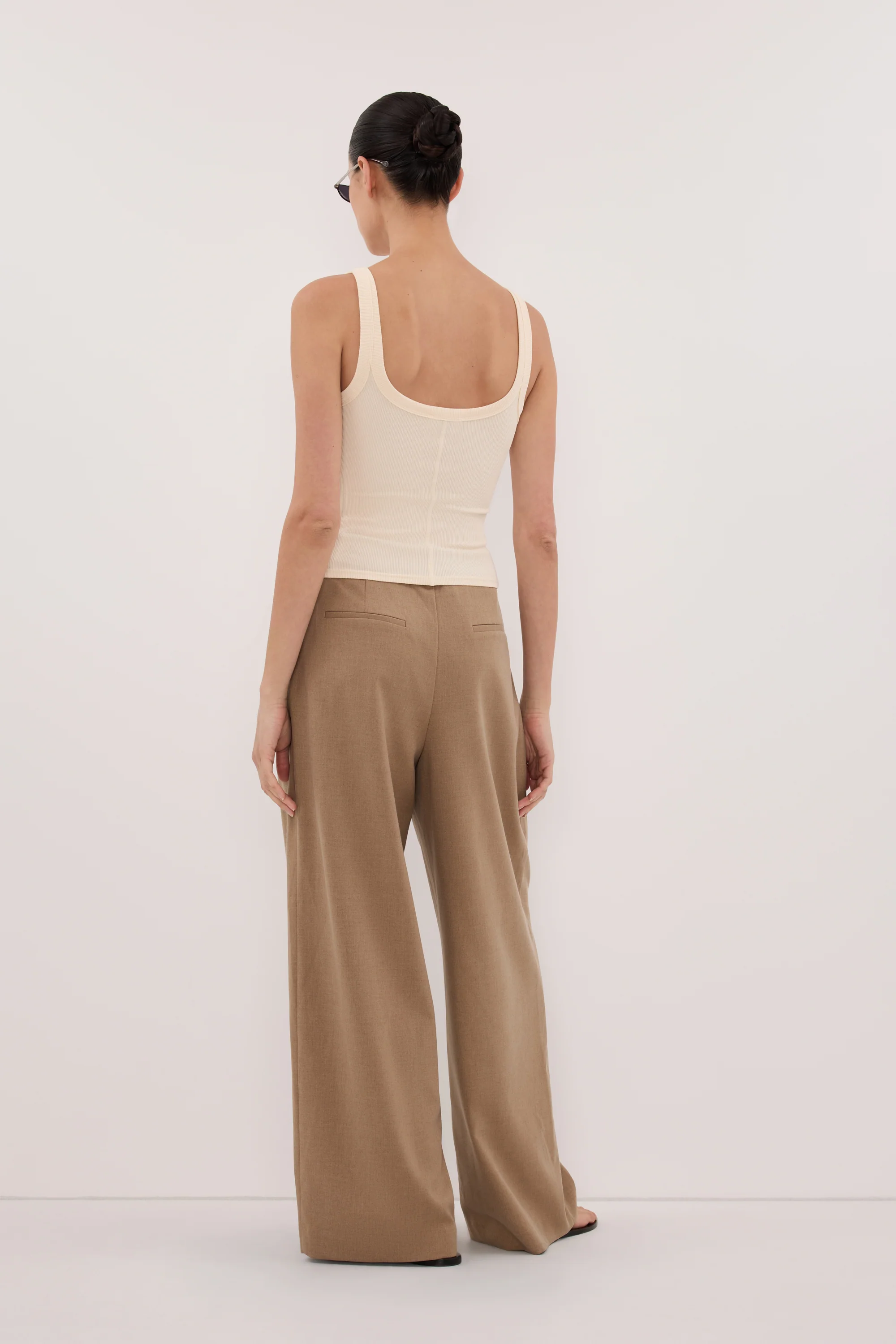 PHOEBE SANDSTONE SCOOP NECK TANK TOP - Image 4