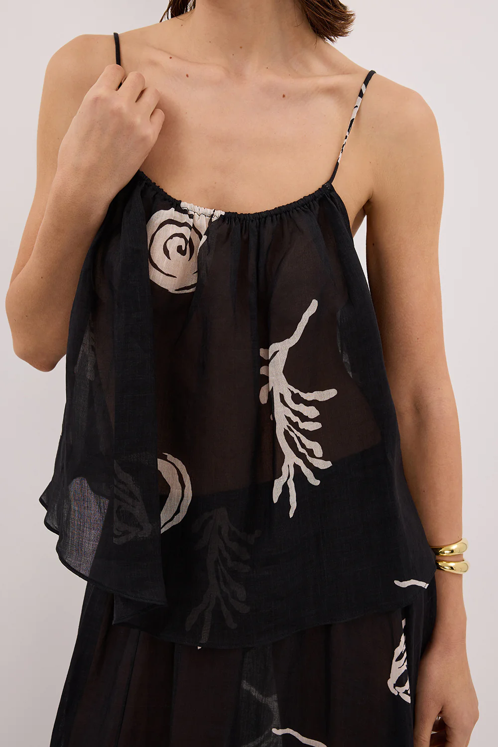 POSITANO BLACK SLEEVELESS RAMIE TOP - Image 5