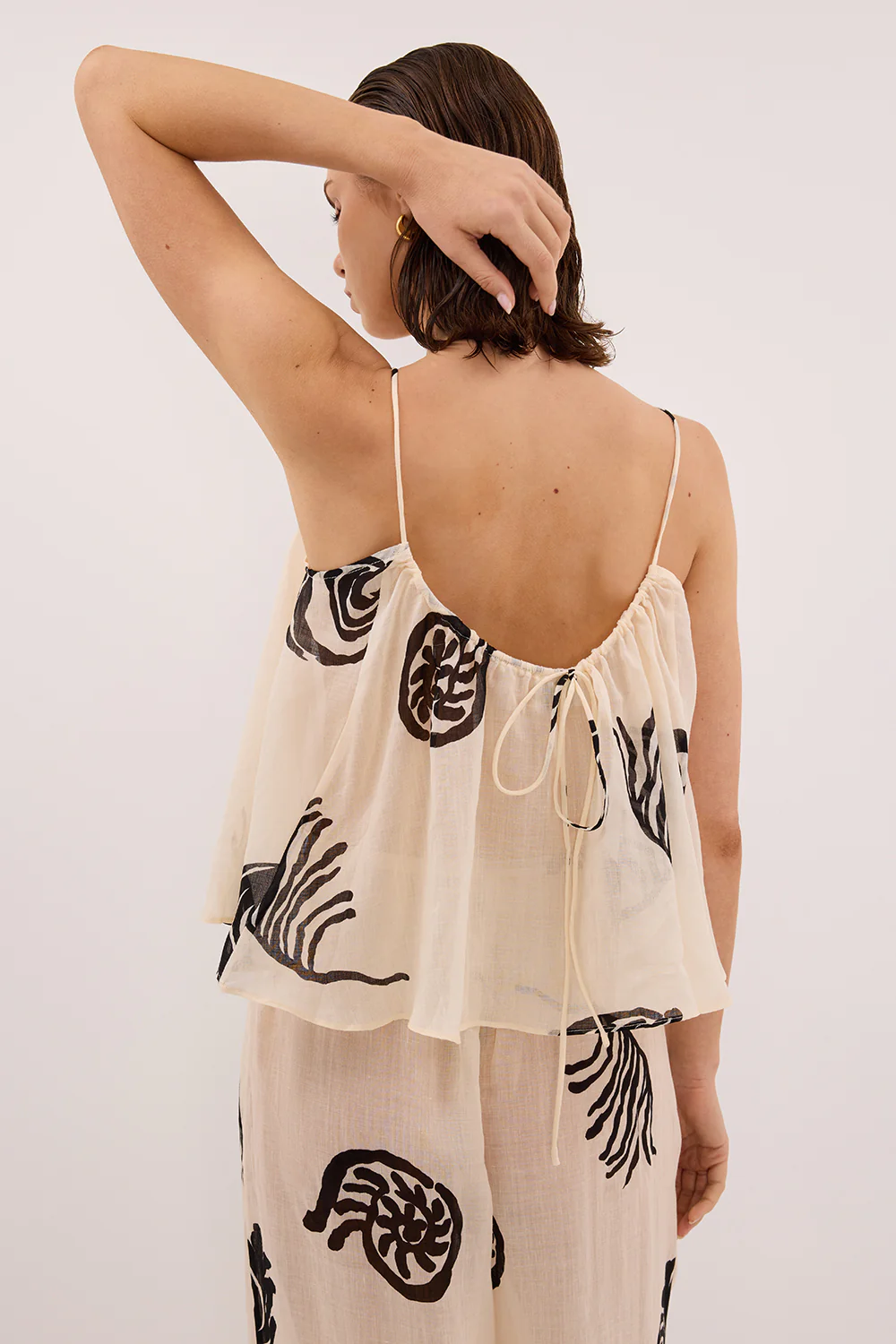 POSITANO SANDSTONE SLEEVELESS RAMIE TOP - Image 6