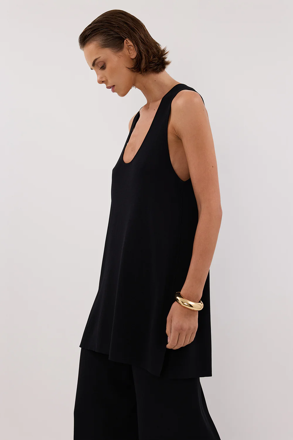 RAY BLACK SCOOP LONGLINE KNIT TOP - Image 2