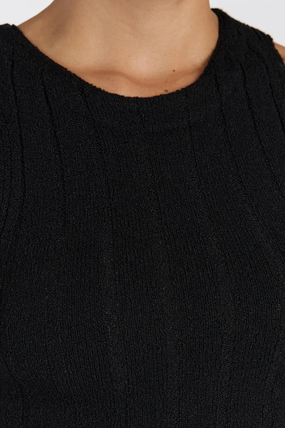 REM BLACK KNIT TOP - Image 5