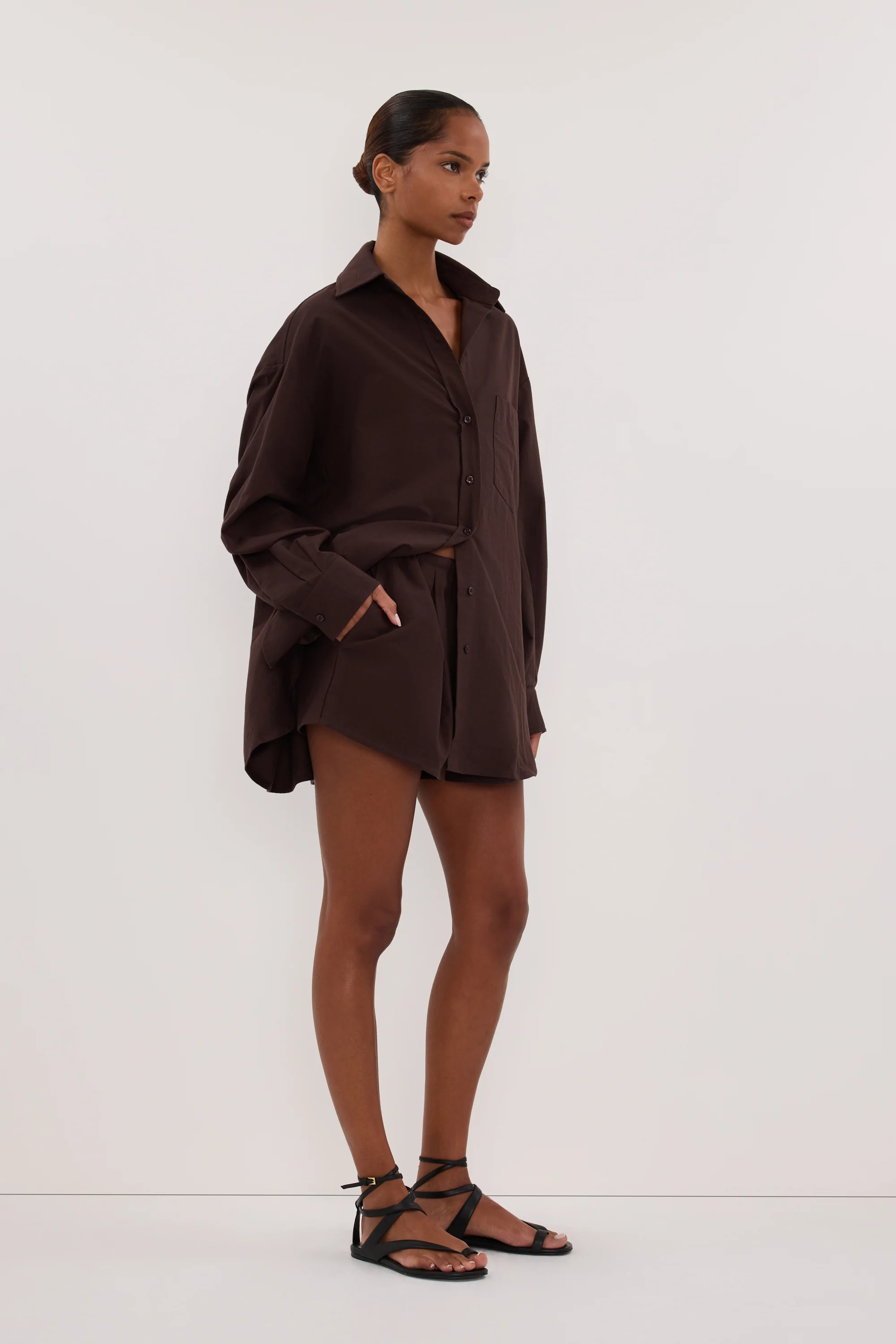 RHEA BURNT CHOC COTTON DRAWSTRING SHORT - Image 3