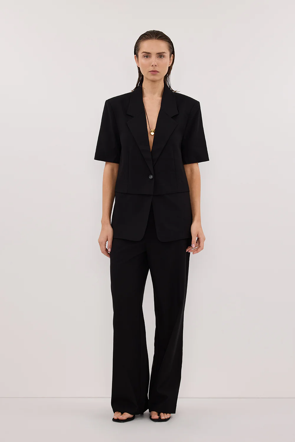 RITA BLACK SHORT SLEEVE BLAZER