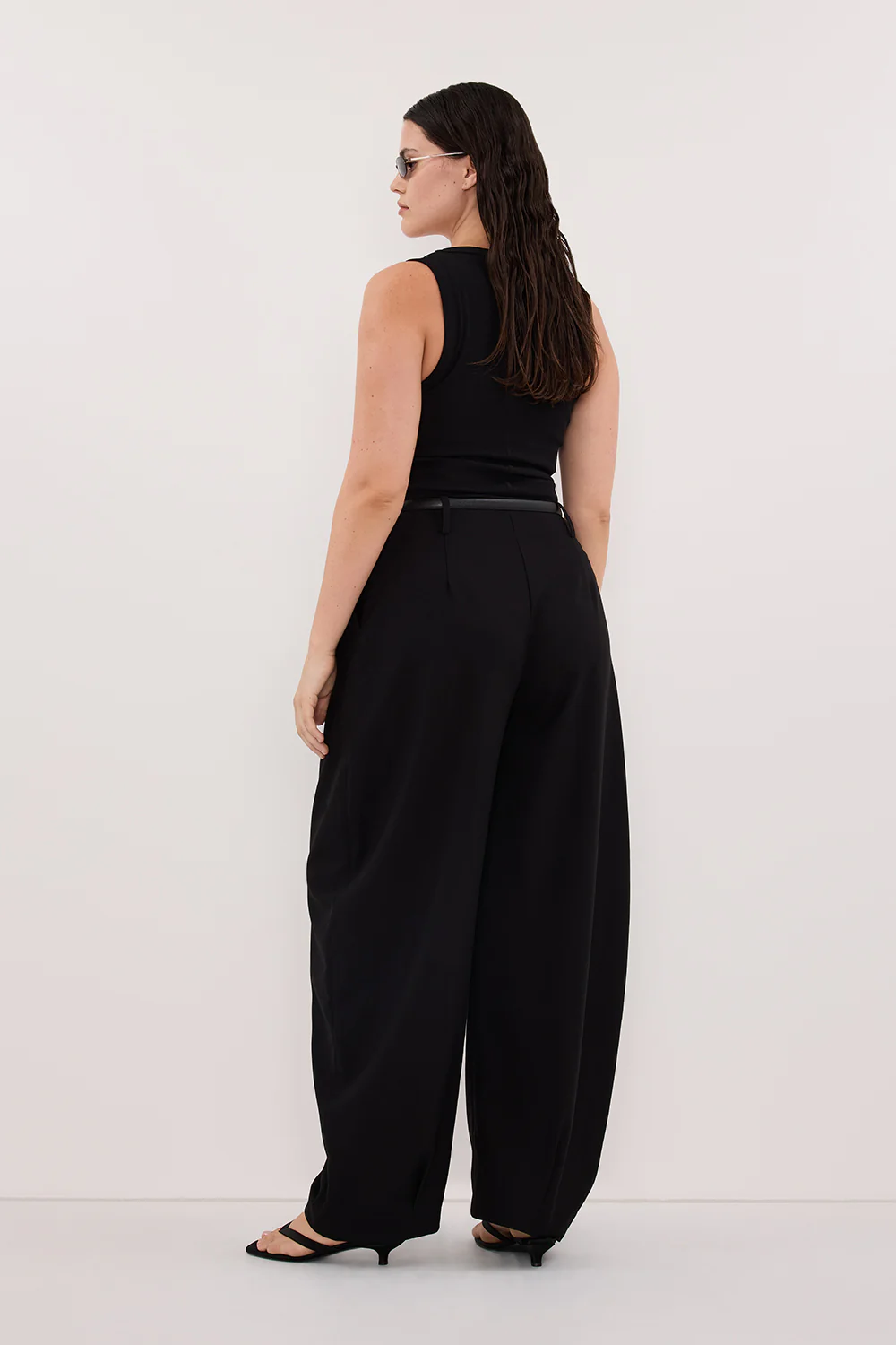 ROMY BLACK BARREL LEG TAILORED PANT - Image 7
