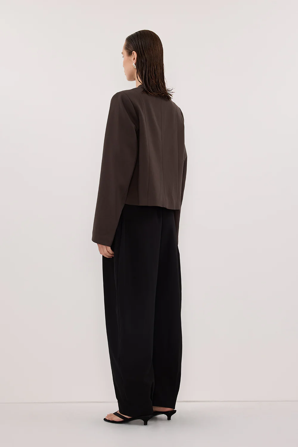 RYAN BITTER CHOC OVERSIZED CROPPED BLAZER - Image 3