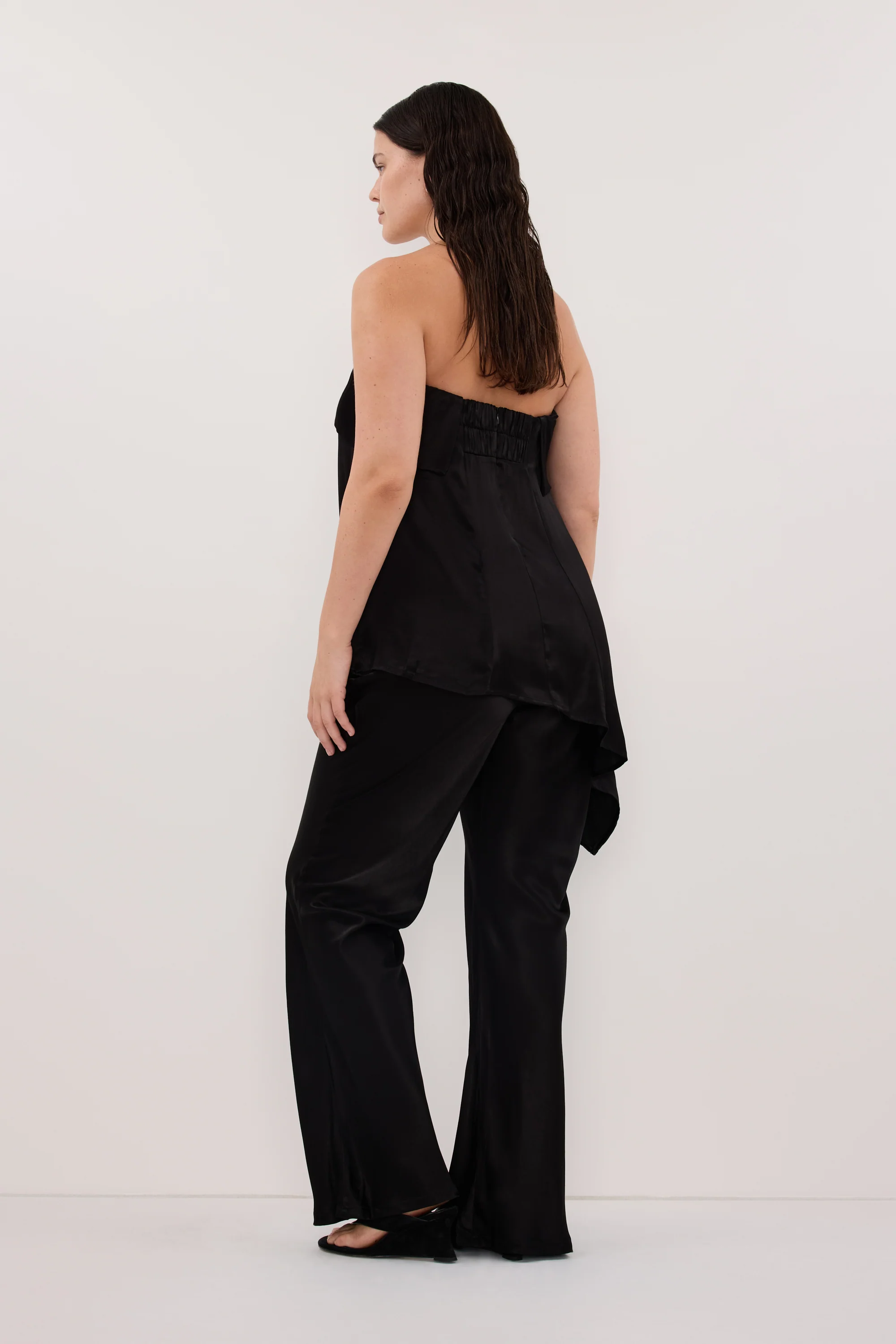 SANDER BLACK STRAPLESS SATIN TOP - Image 8