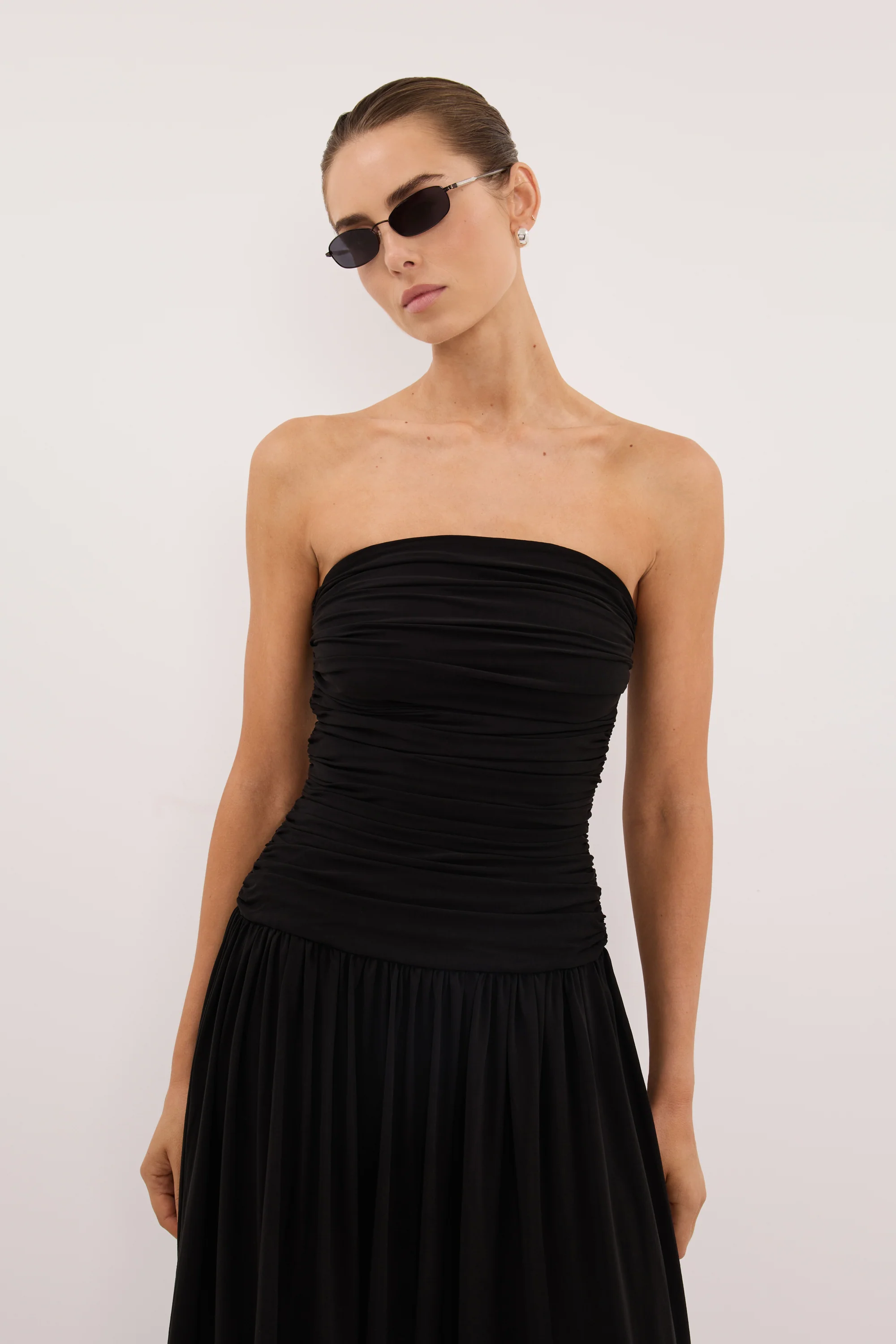 SHARI BLACK STRAPLESS BANDEAU MIDI DRESS - Image 2