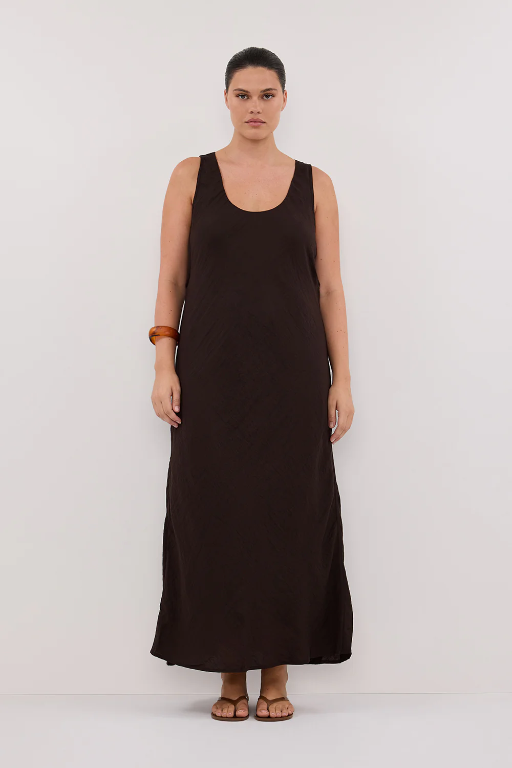SHILOH BITTER CHOC SCOOP NECK MIDI DRESS - Image 7