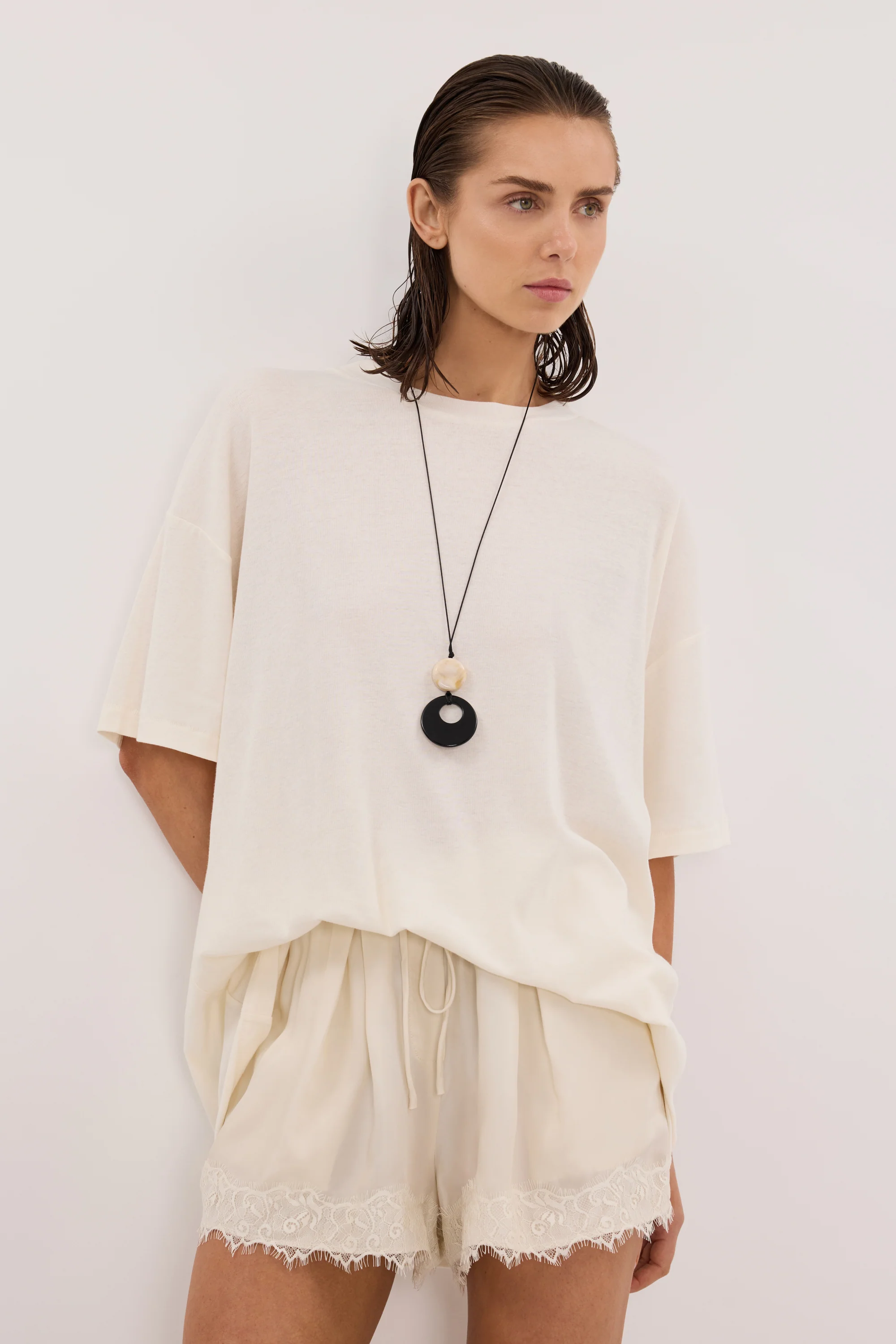 SLOANE CREAM COTTON LONGLINE TEE - Image 2
