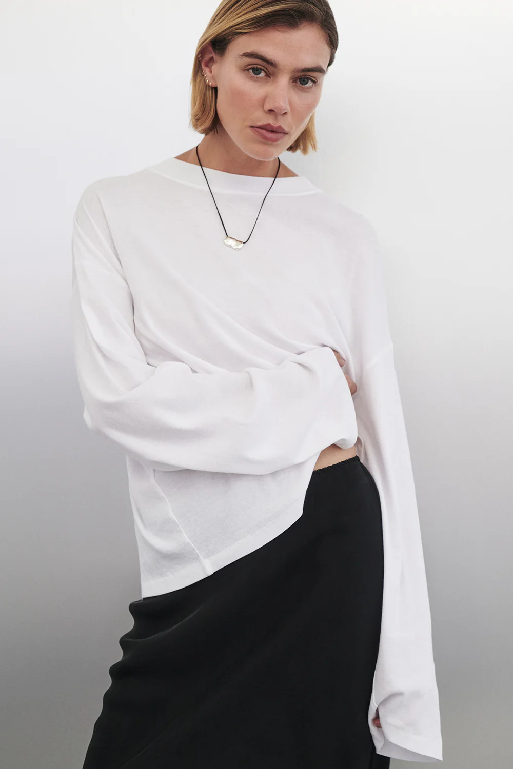 SLOANE WHITE LONG SLEEVE CREW KNIT TOP - Image 7