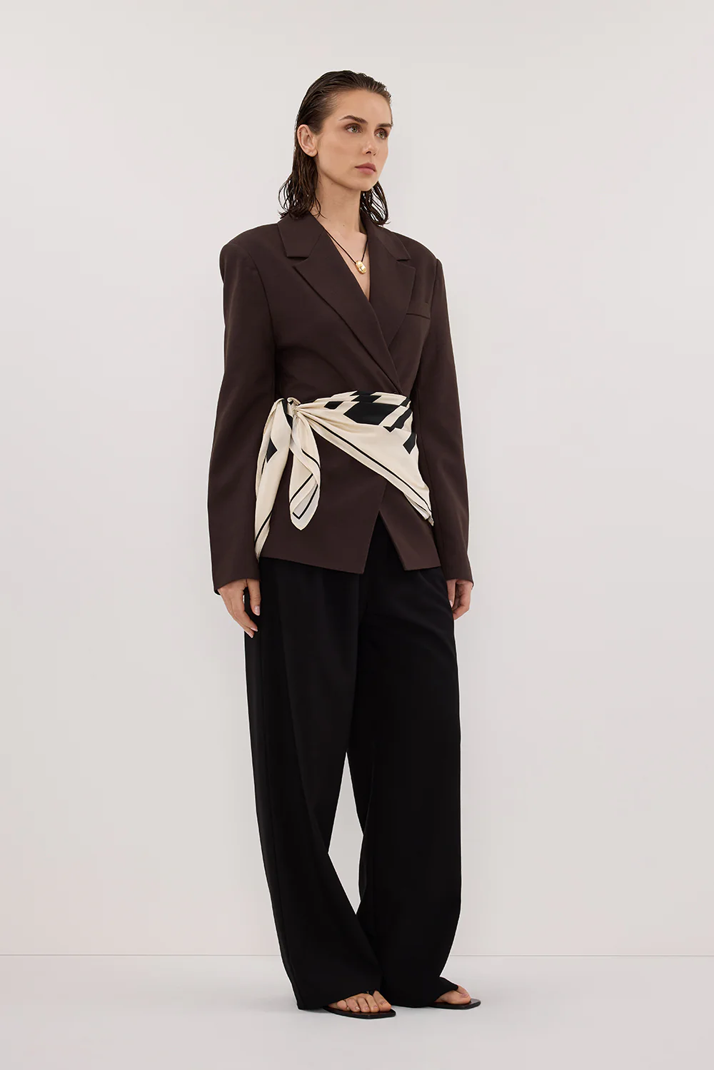 SURI ESPRESSO CINCHED BLAZER - Image 3