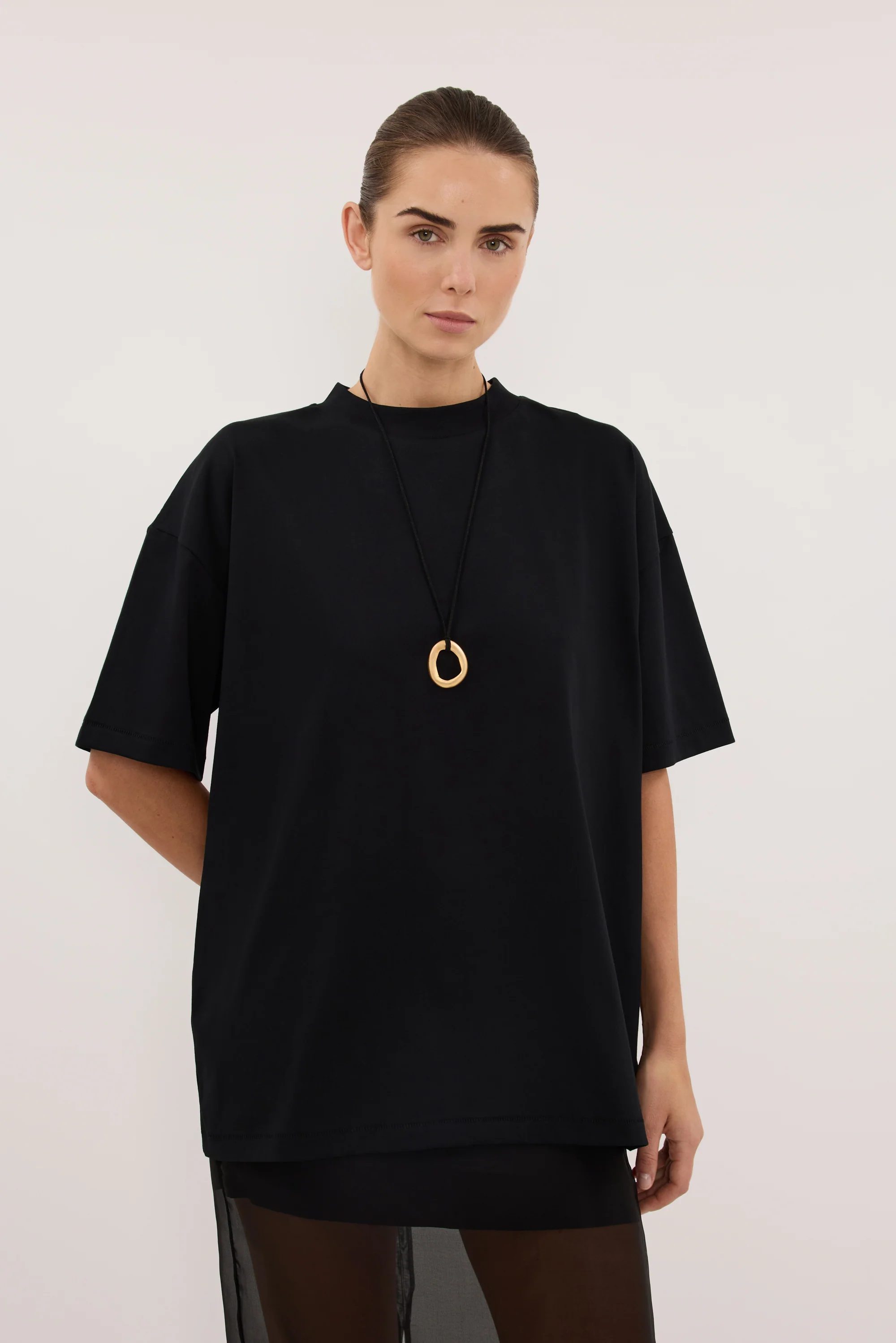 TYRA BLACK BOYFRIEND TEE - Image 2