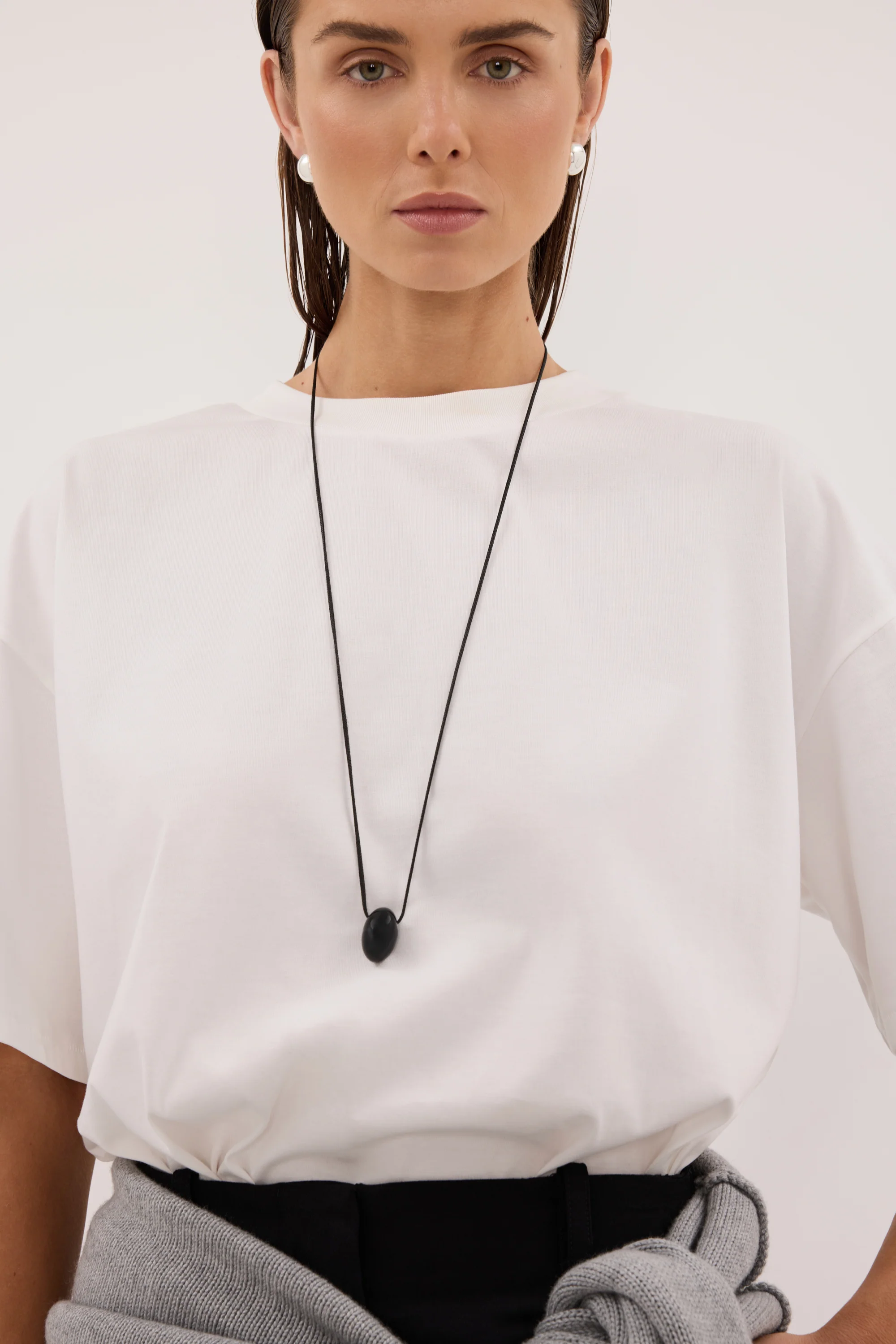 TYRA WHITE BOYFRIEND TEE - Image 5