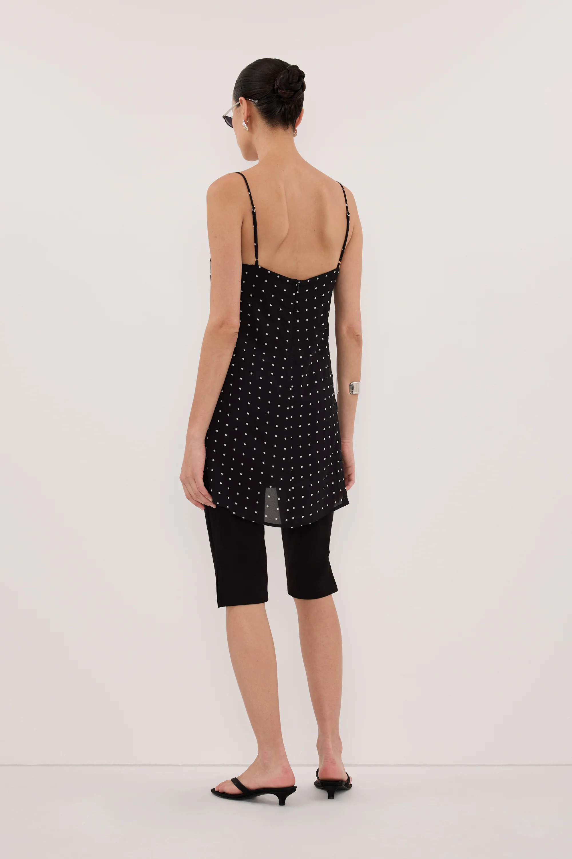 VANESSA BLACK SLEEVELESS SPOT CAMI TOP - Image 5