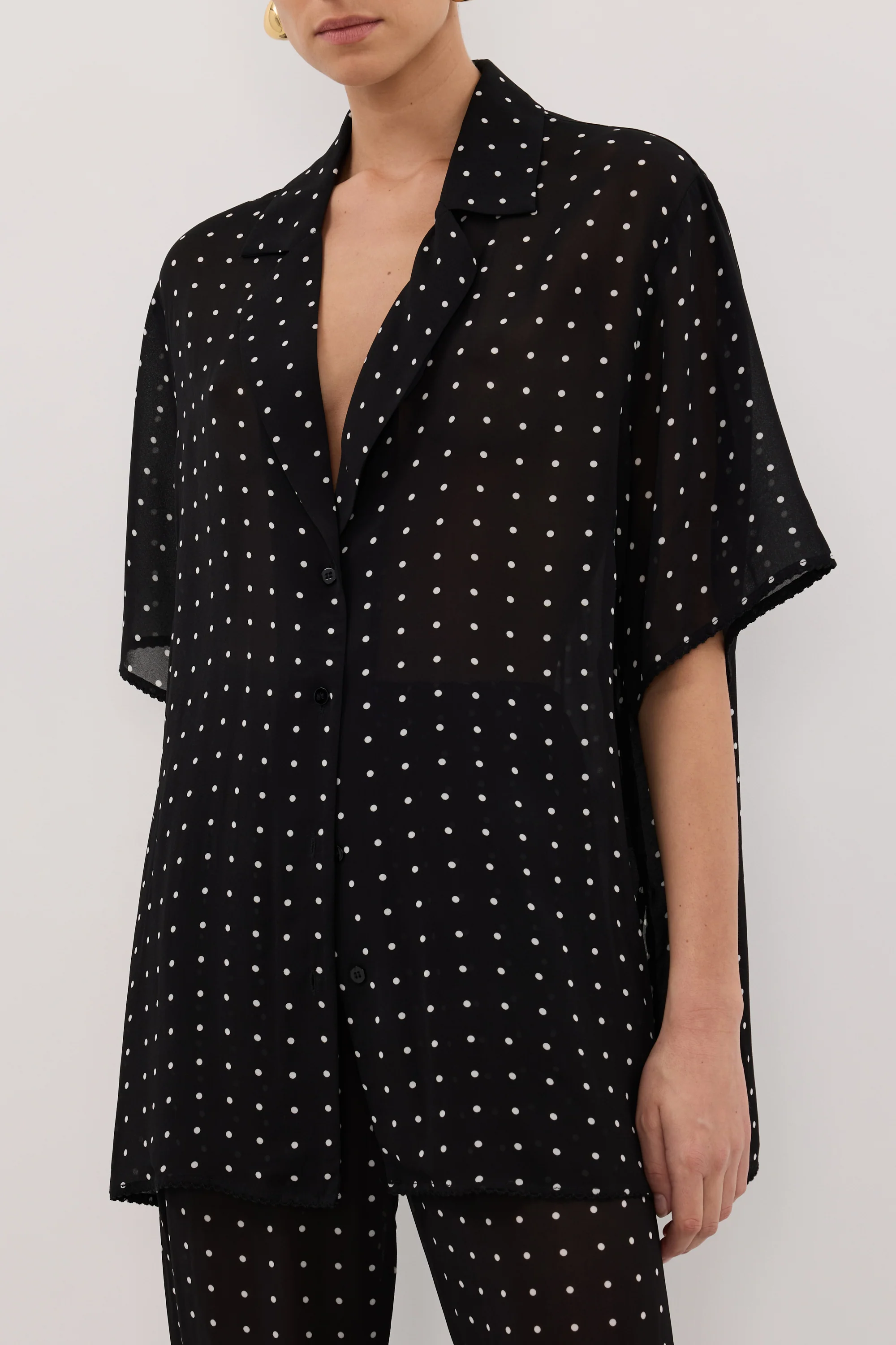 VANESSA BLACK OVERSIZED SHORT SLEEVE RESORT SHIRT - Image 4