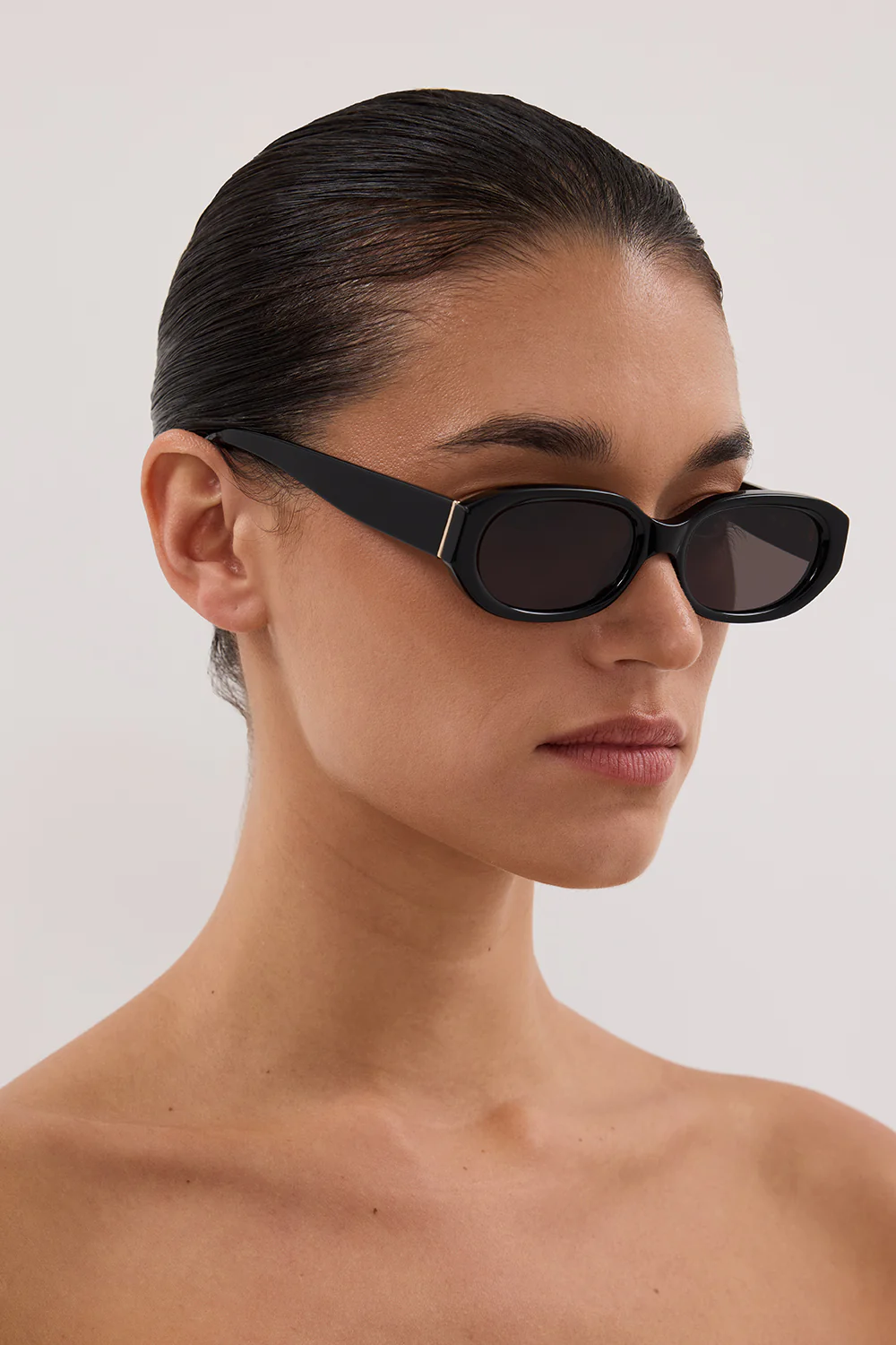 VELVET CANYON BLACK MANNEQUIN SUNGLASSES - Image 4
