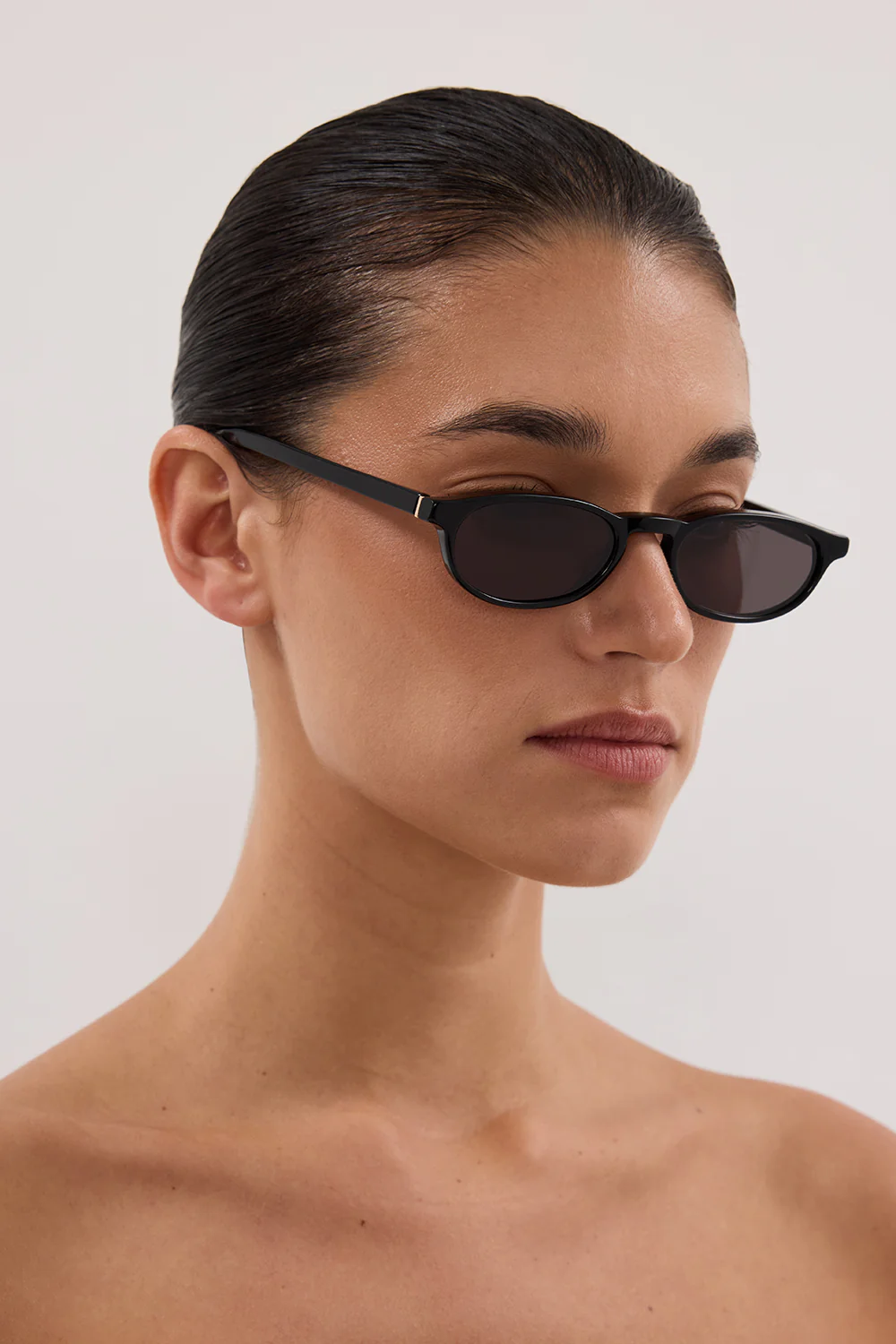 VELVET CANYON BLACK VOYAGEUSE SUNGLASSES - Image 4