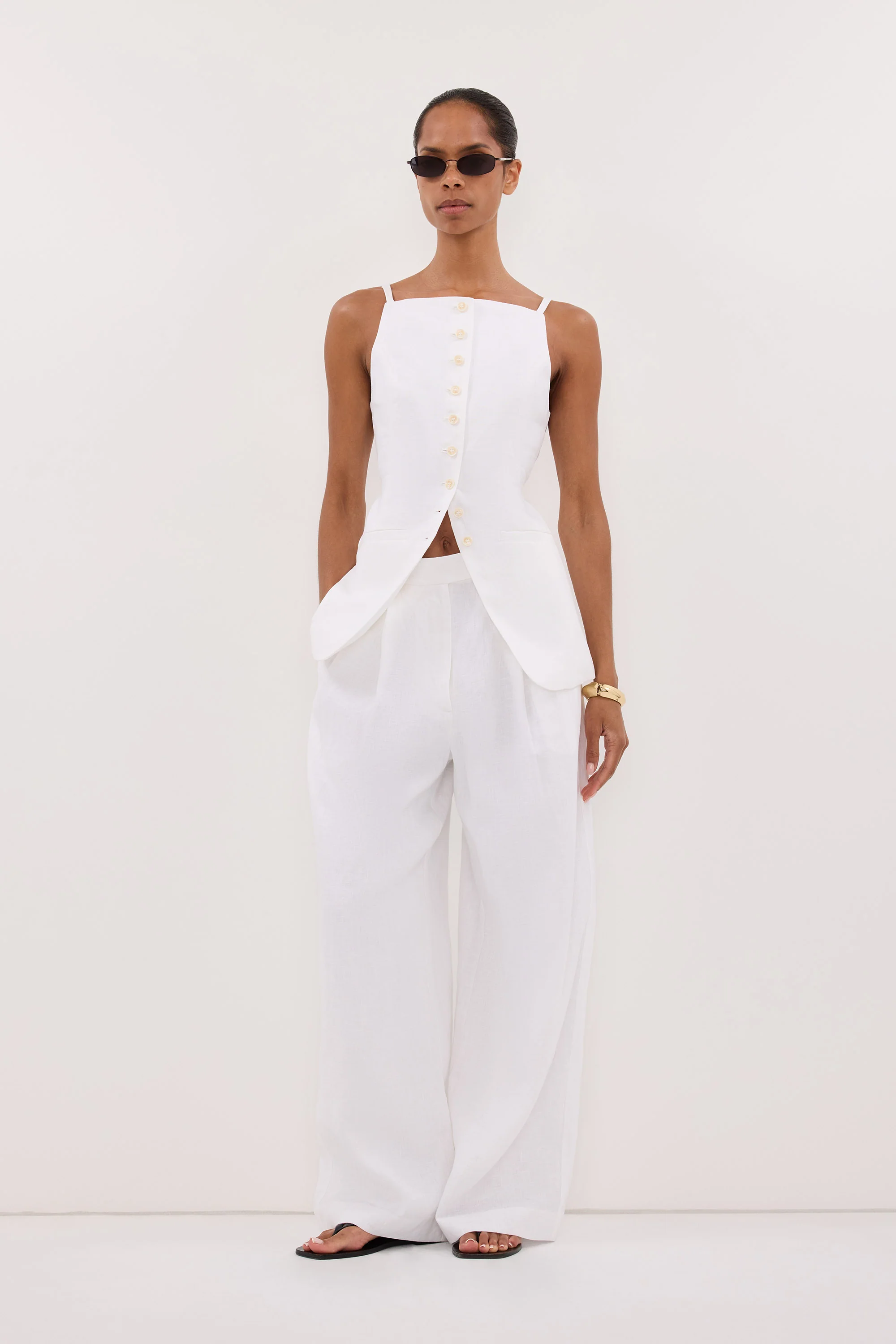 VIV WHITE SLEEVELESS LINEN VEST