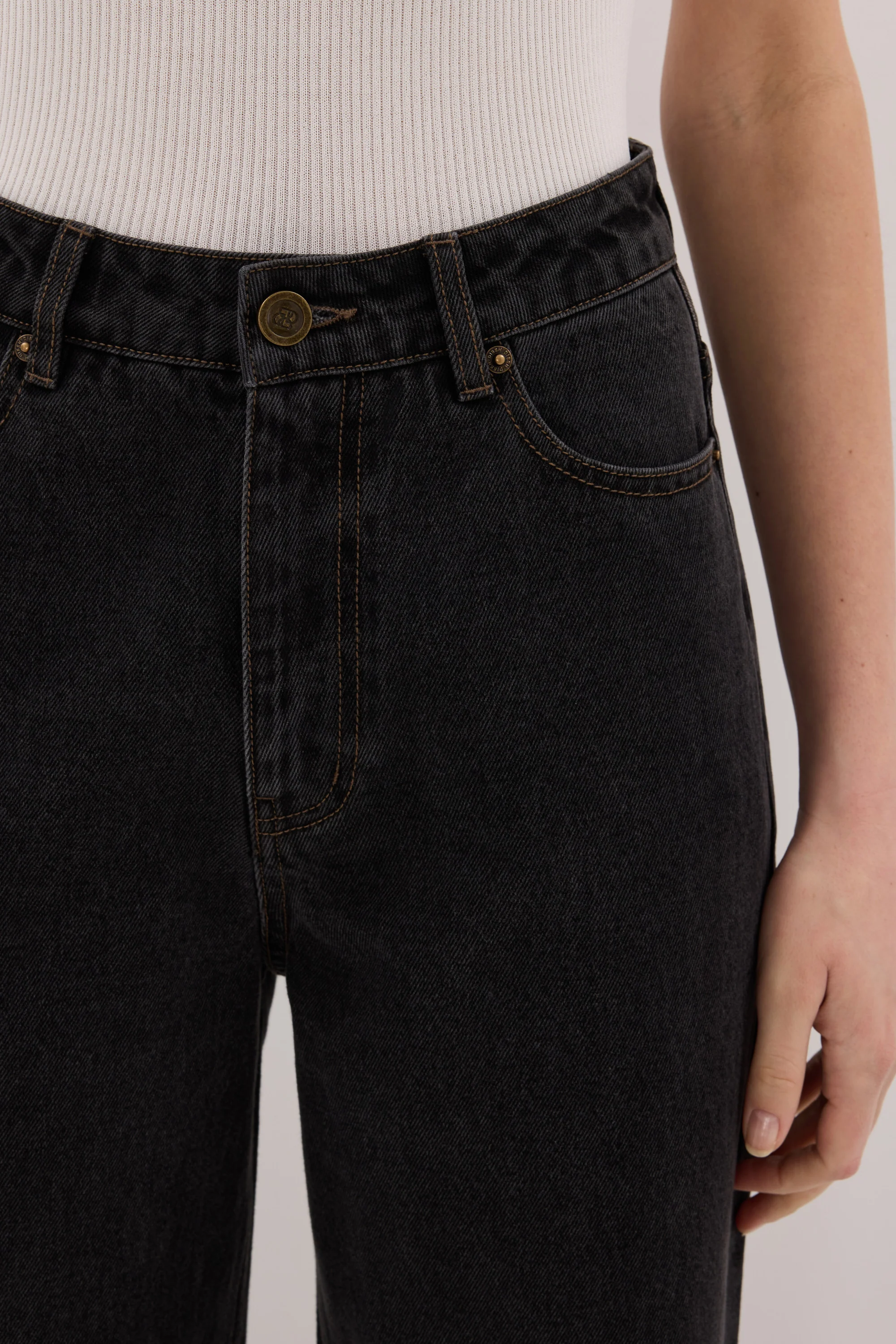 WESTIN BLACK RINSE TALL STRAIGHT JEAN - Image 5