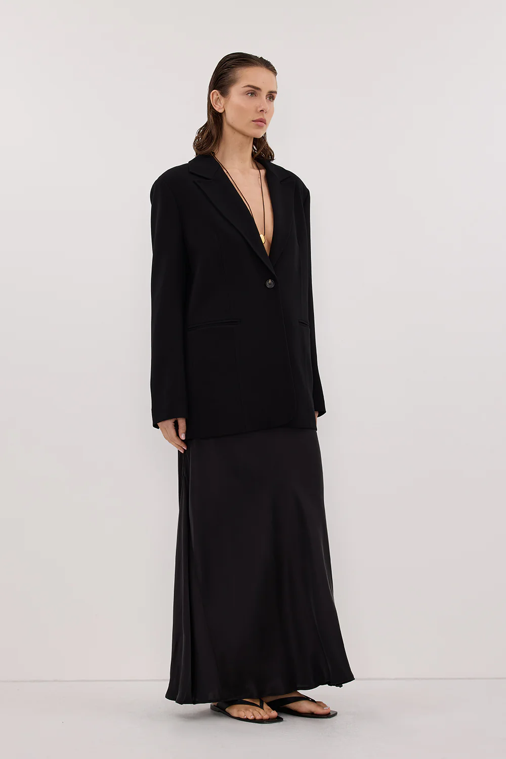 WESTWOOD BLACK OVERSIZED BOYFRIEND BLAZER - Image 3