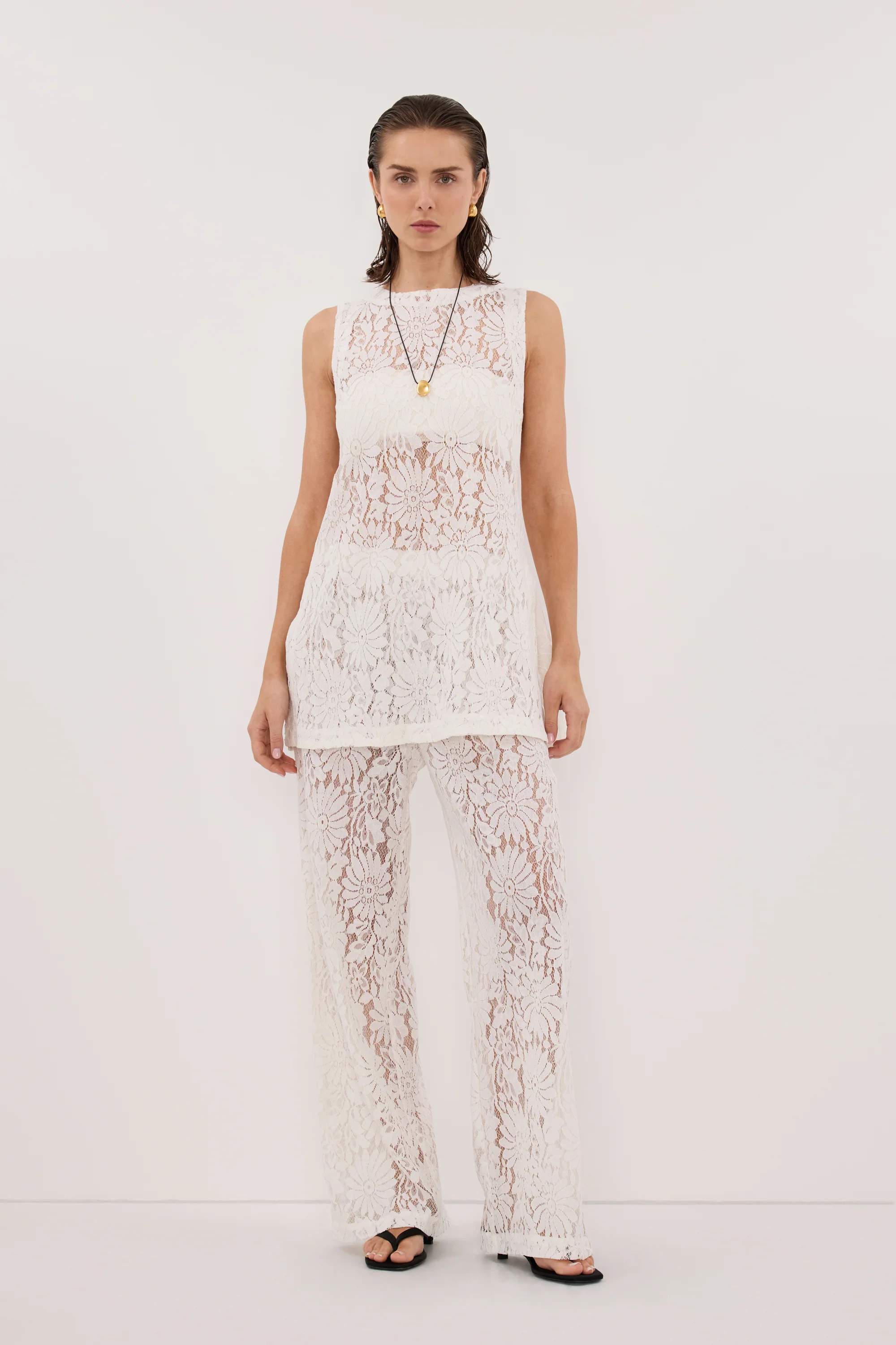 WILMA WHITE SLEEVELESS LACE TUNIC