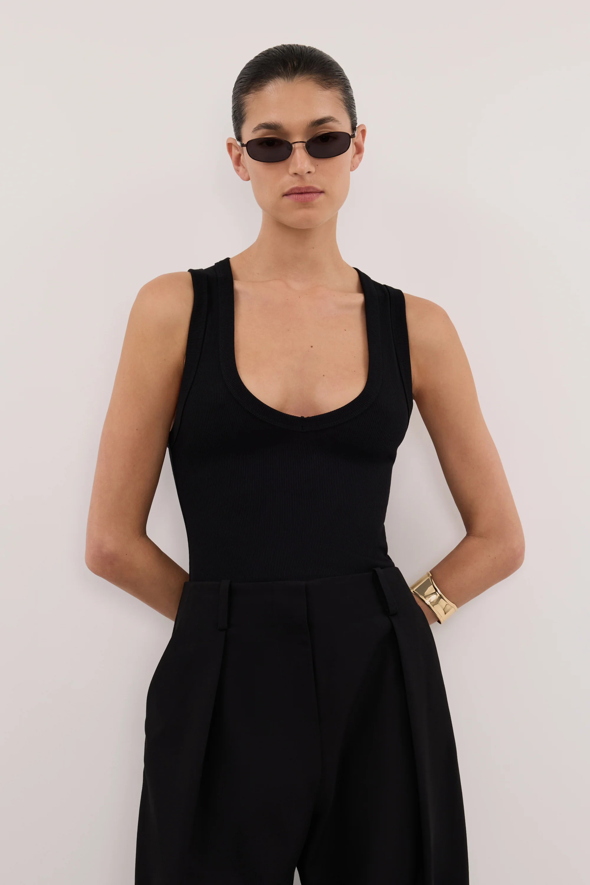 YASMIN BLACK SLEEVELESS KNIT TANK - Image 2