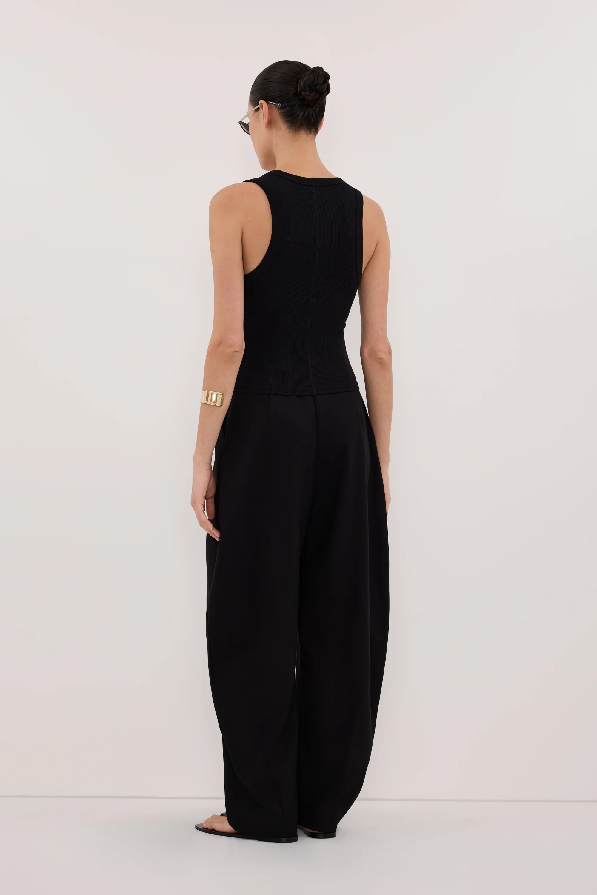 YASMIN BLACK SLEEVELESS KNIT TANK - Image 3